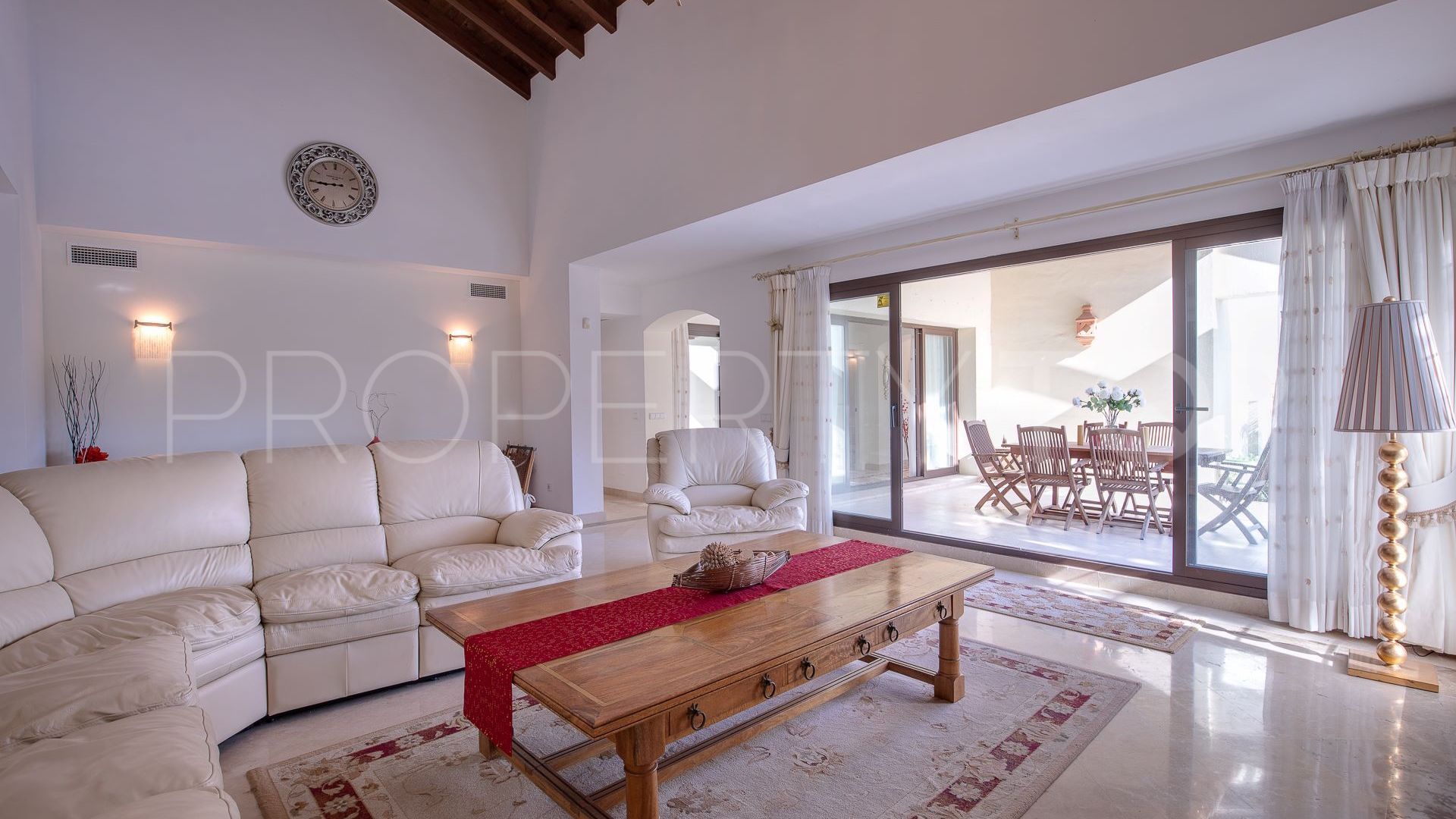 Villa en venta en Benahavis con 3 dormitorios