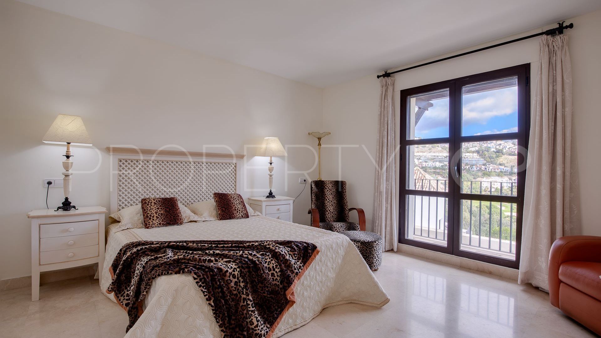 Villa en venta en Benahavis con 3 dormitorios