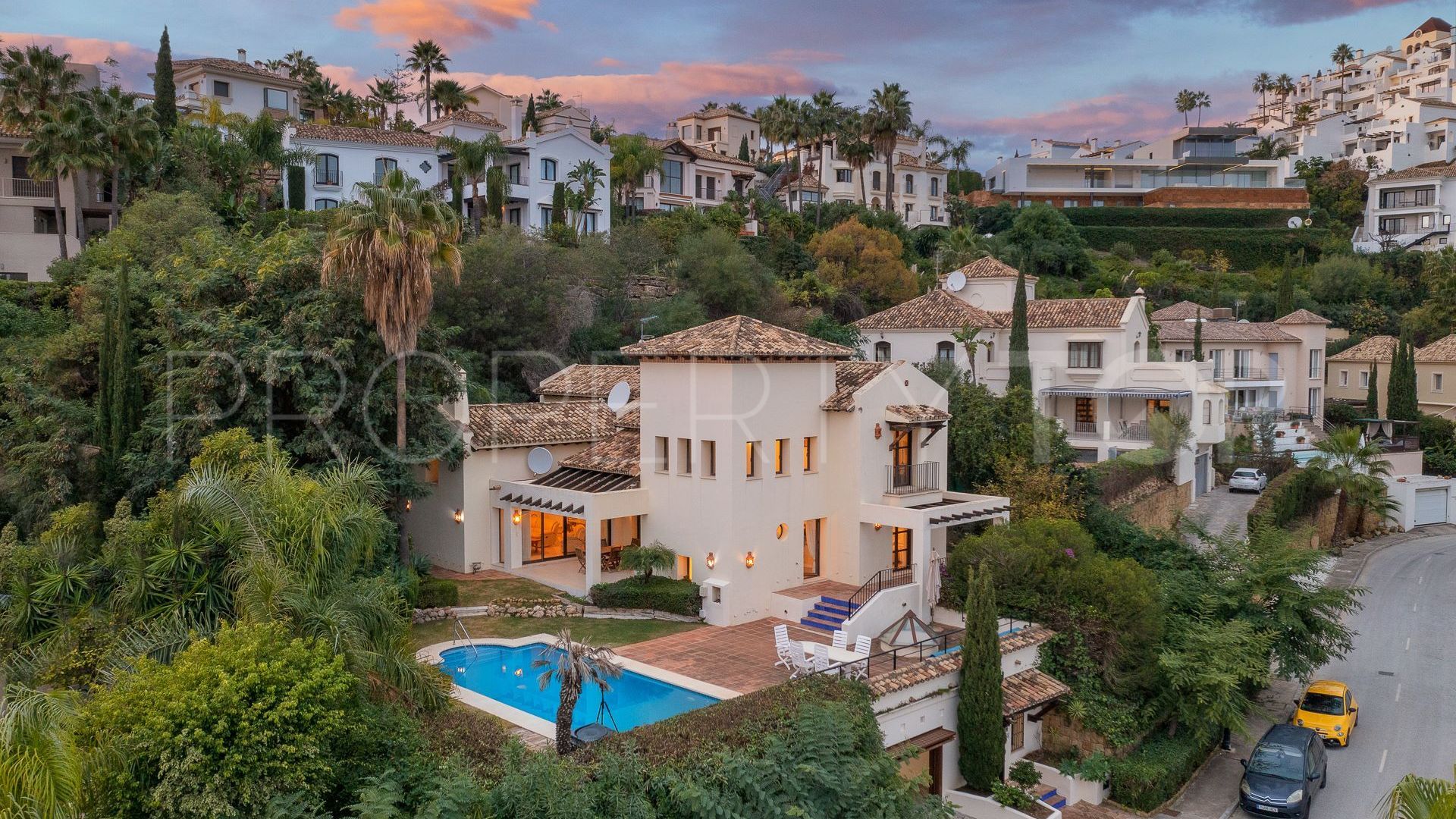 Villa en venta en Benahavis con 3 dormitorios