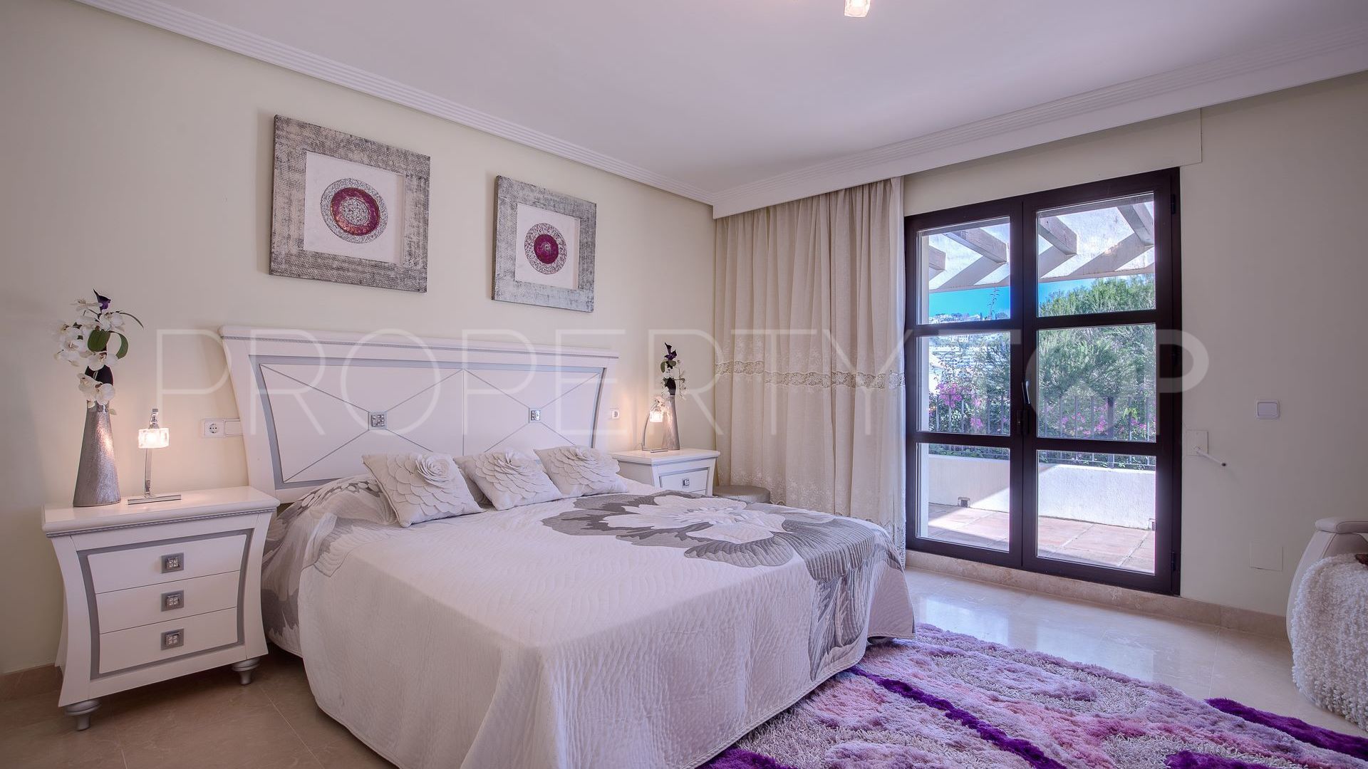 Buy Benahavis 3 bedrooms villa