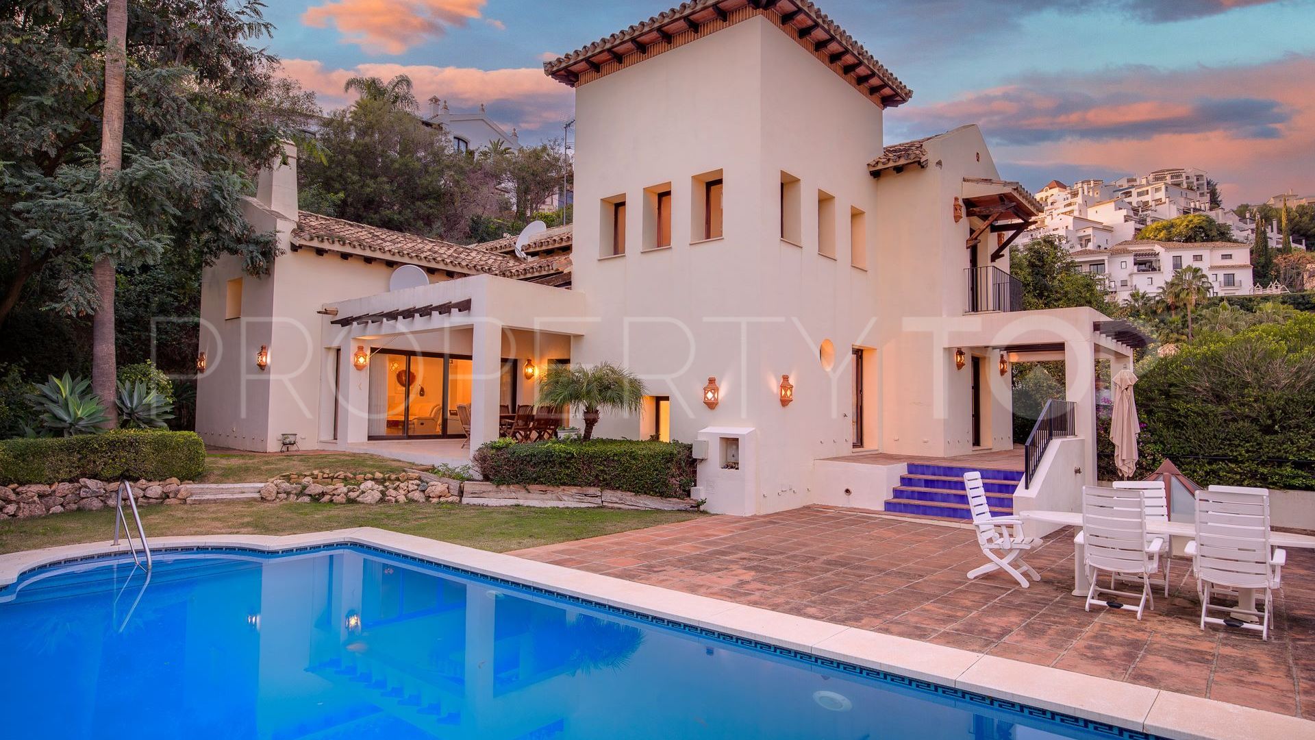 Buy Benahavis 3 bedrooms villa