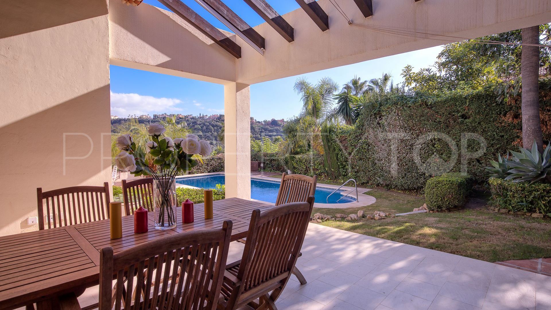 Villa en venta en Benahavis con 3 dormitorios