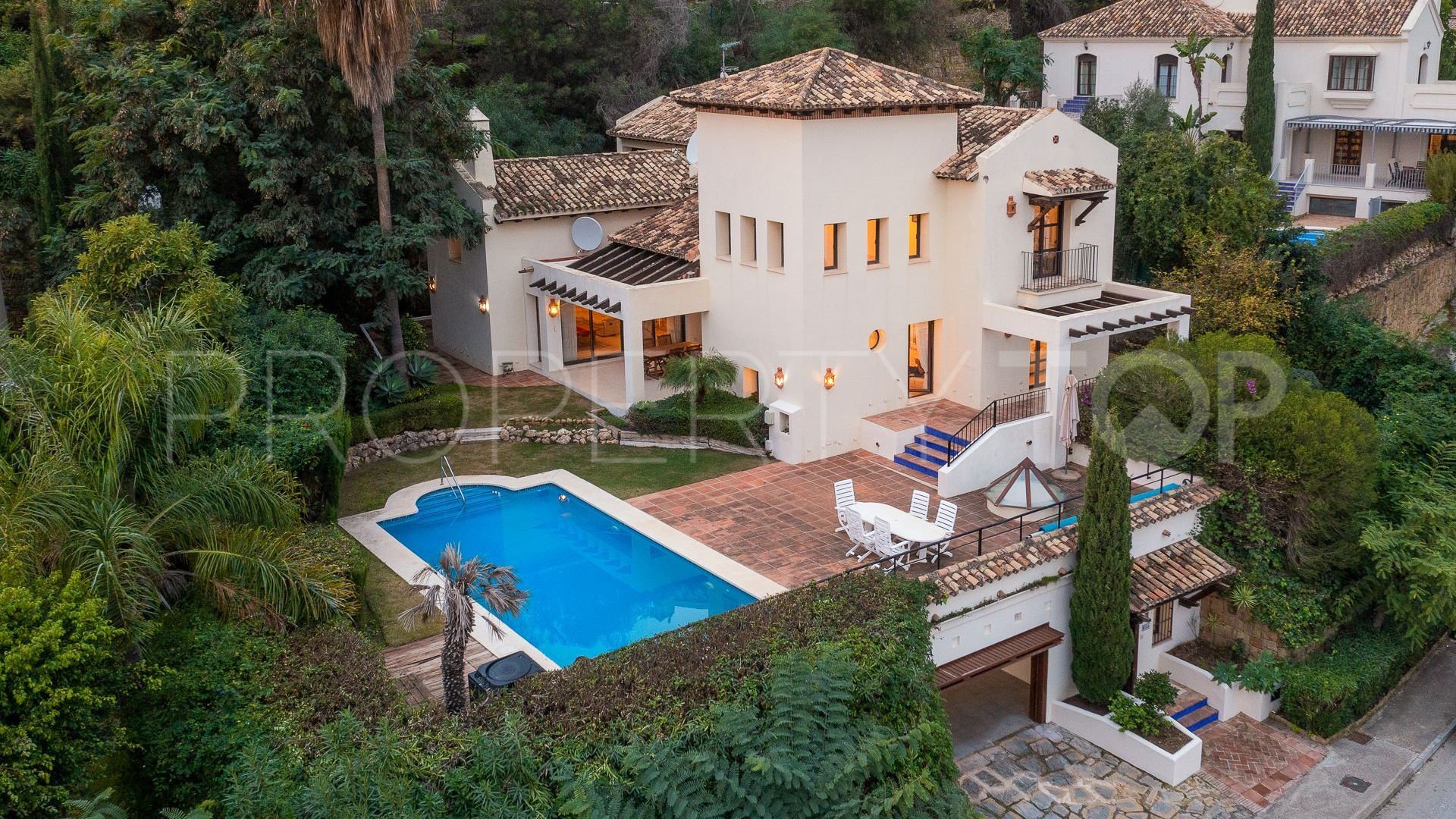 Villa en venta en Benahavis con 3 dormitorios