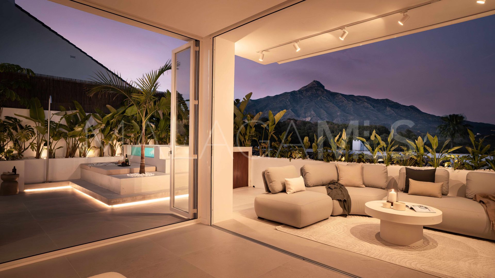 Zweistöckiges penthouse for sale in Marbella City