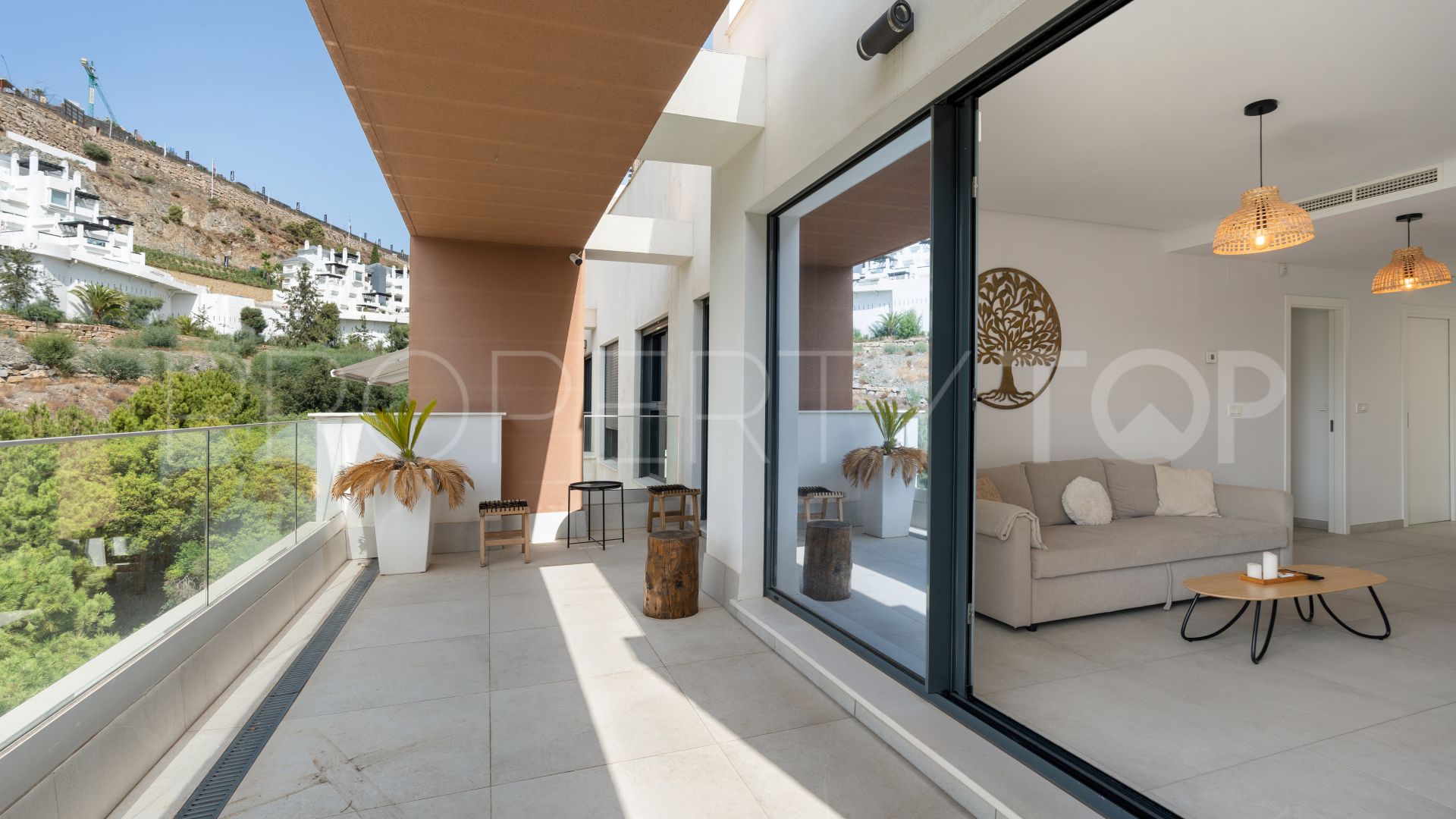 Apartment for sale in Benahavis