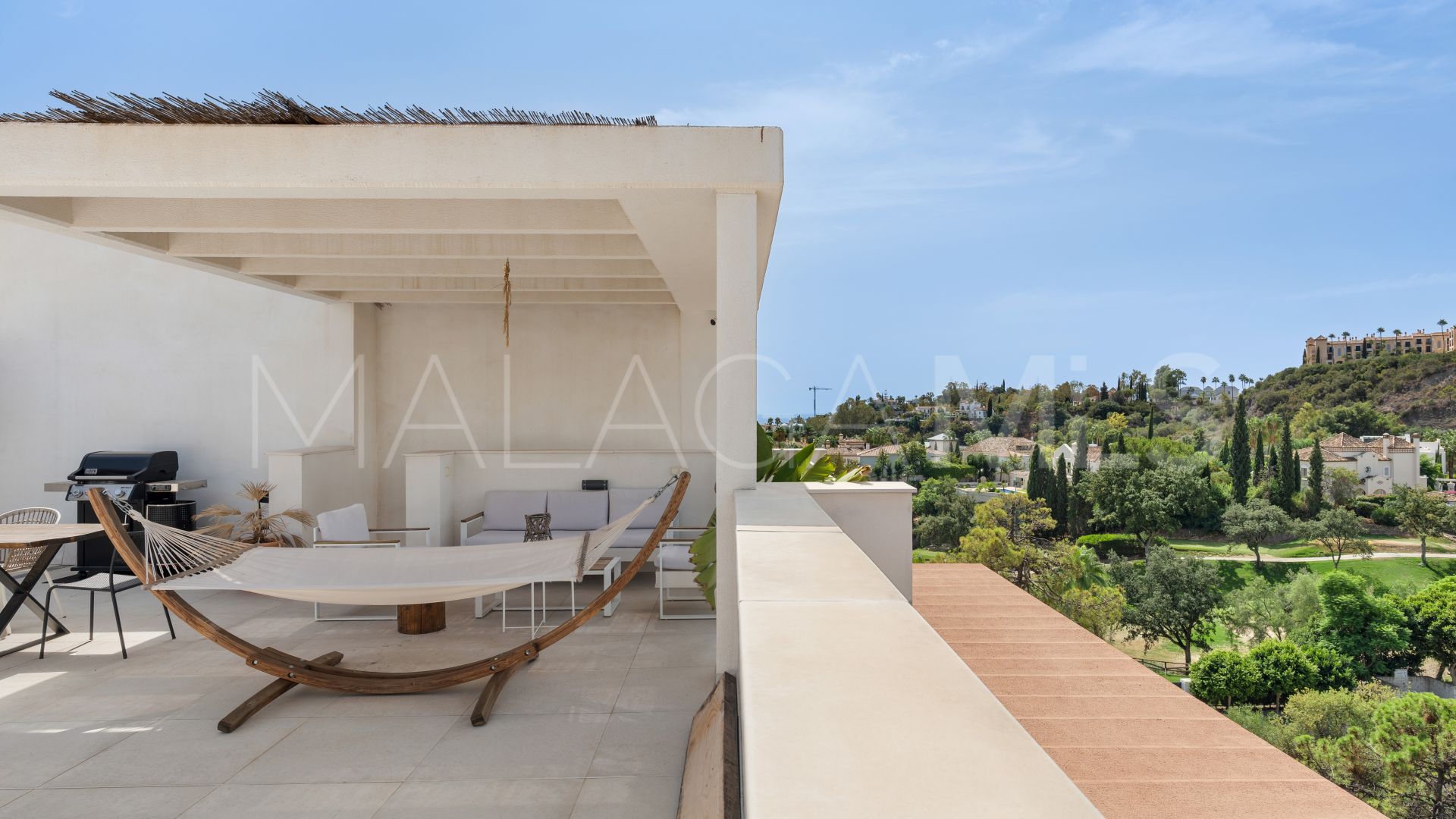 Apartamento a la venta in Benahavis