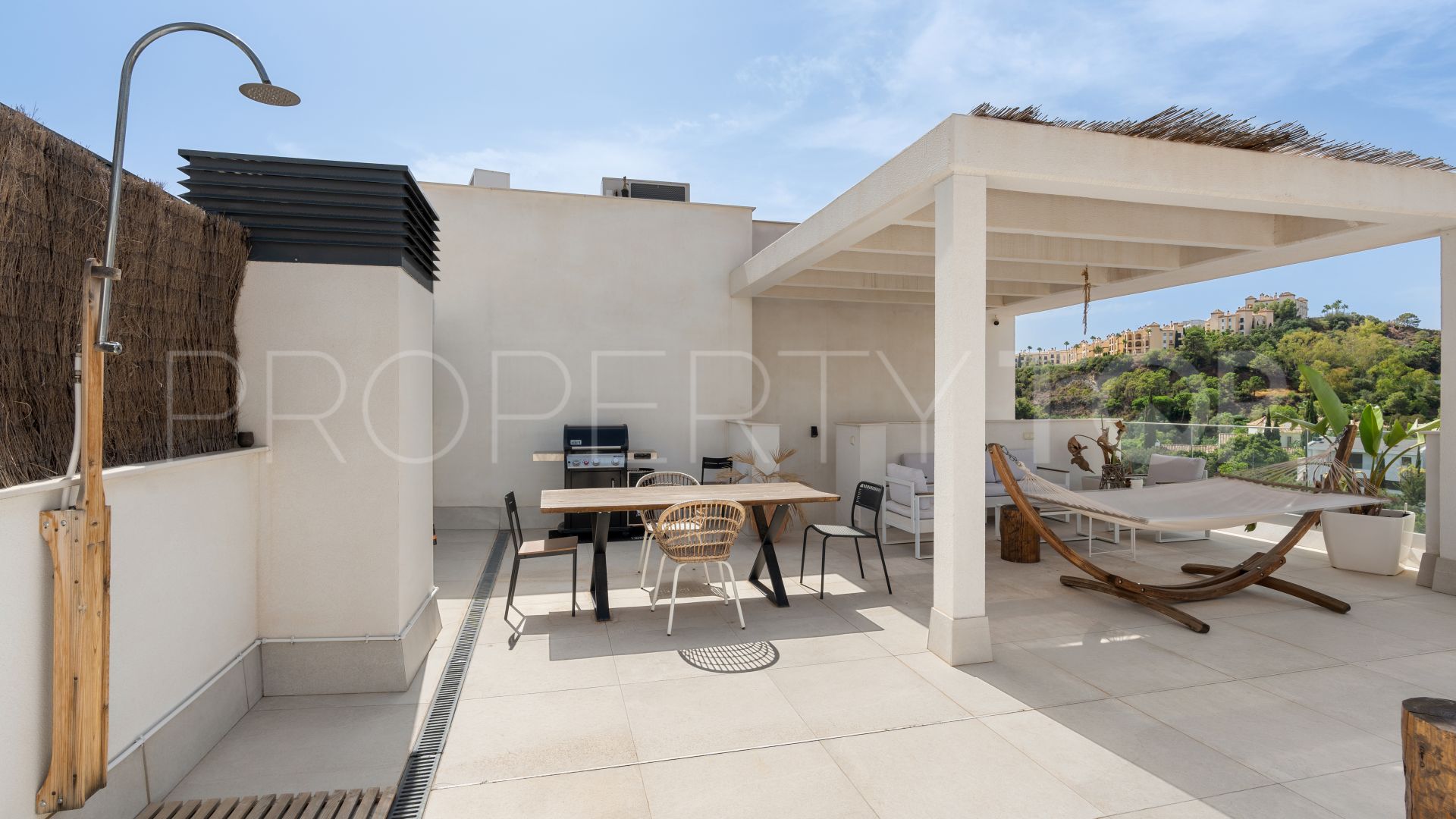 Apartment for sale in Benahavis