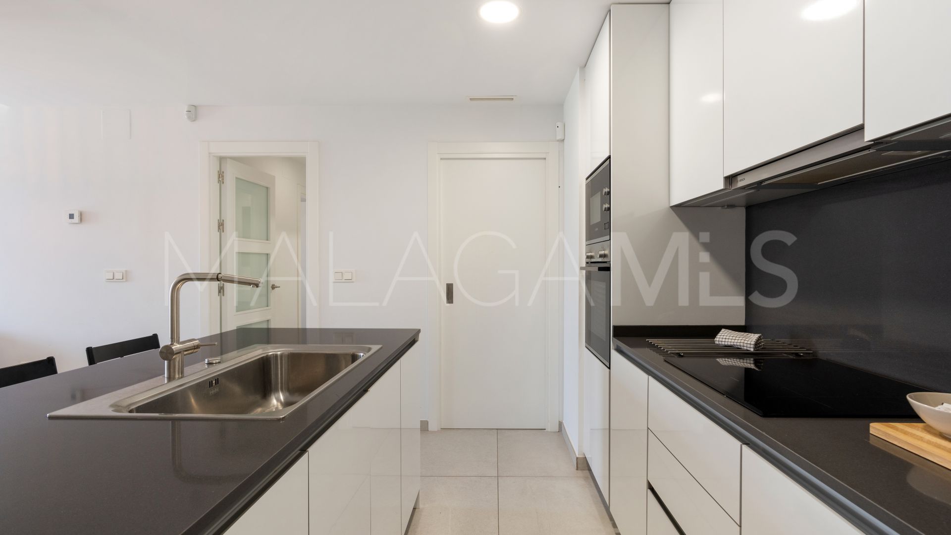 Apartamento a la venta in Benahavis