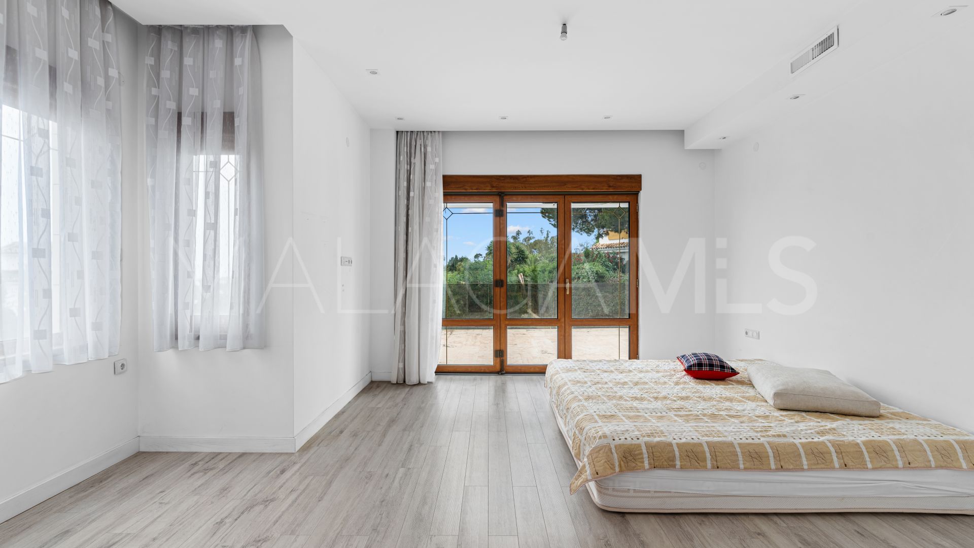 Villa for sale in Mijas