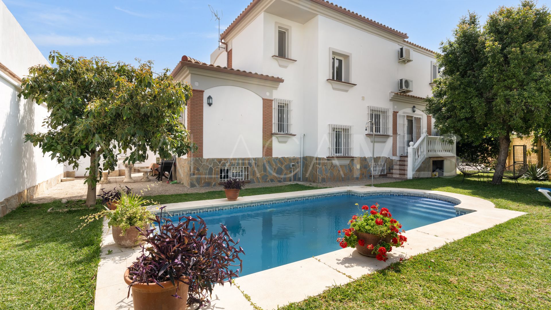 Villa for sale in Torrequebrada