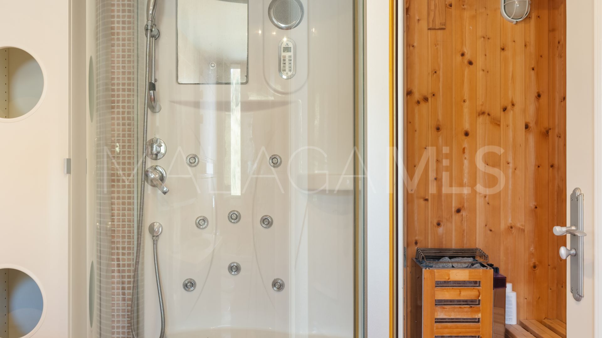 Villa for sale in Torrequebrada