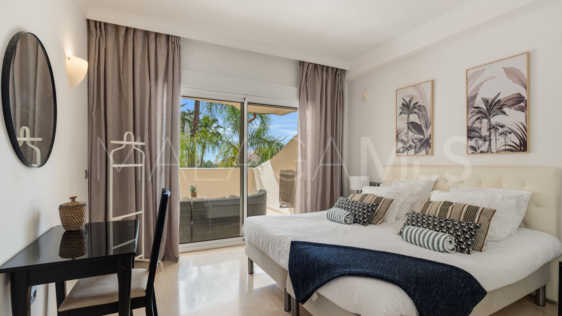 Lägenhet for sale in Nueva Andalucia
