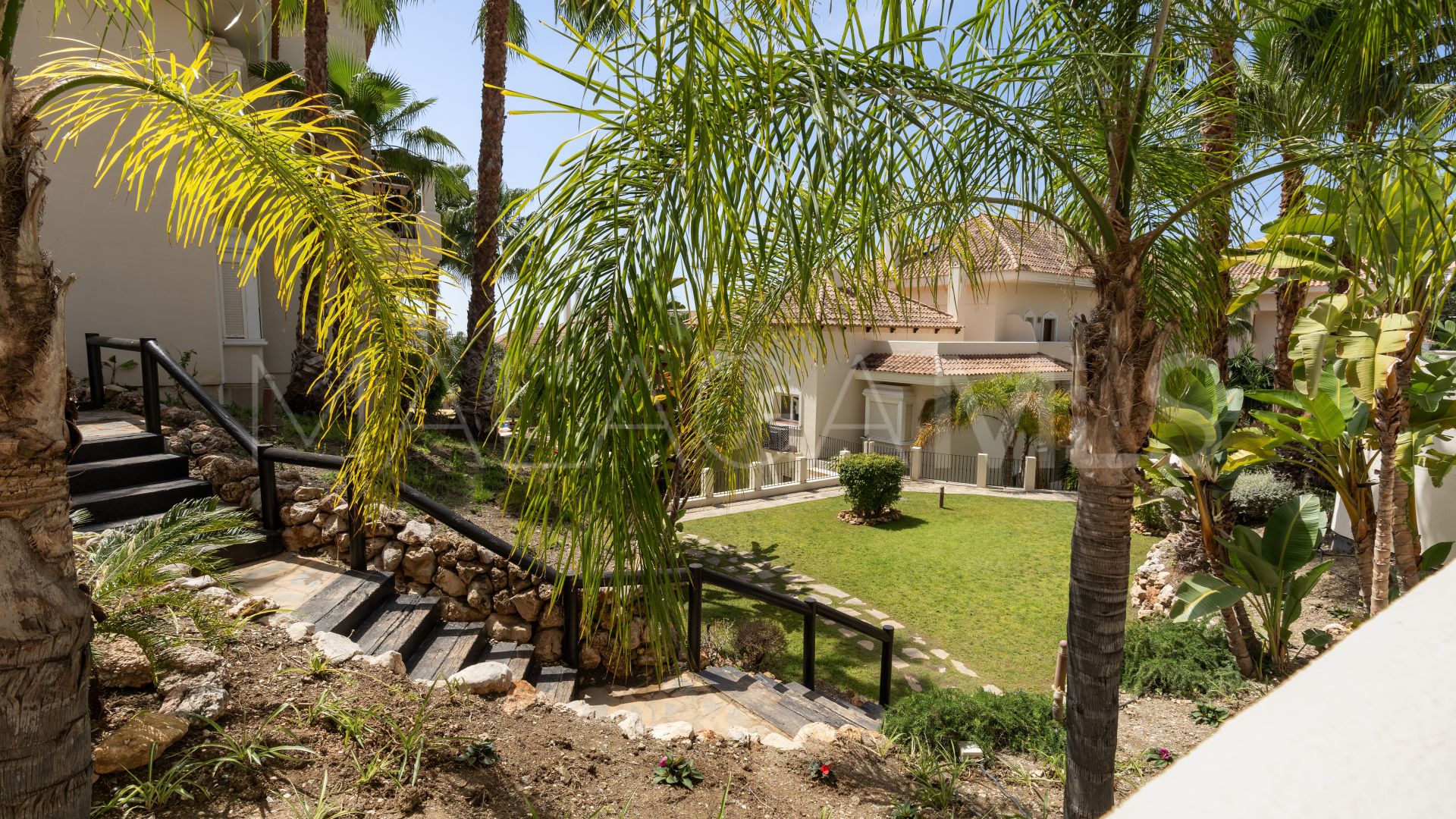 Lägenhet for sale in Nueva Andalucia