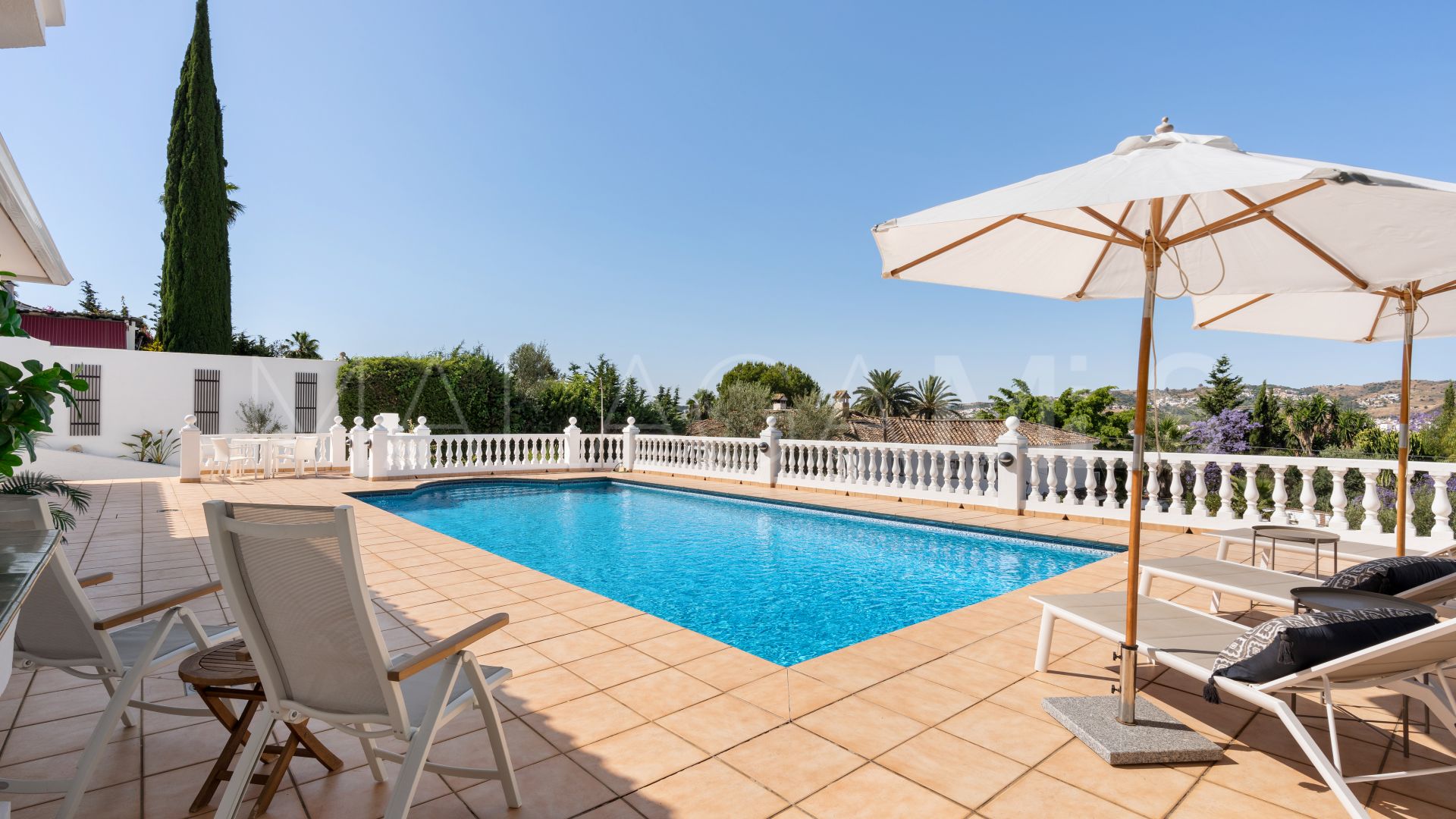 Sierrezuela villa for sale