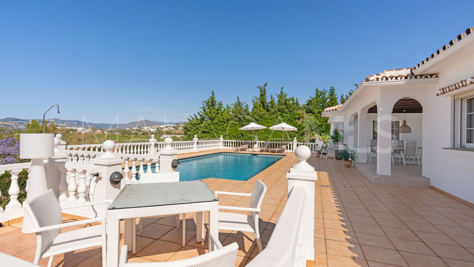 Sierrezuela villa for sale