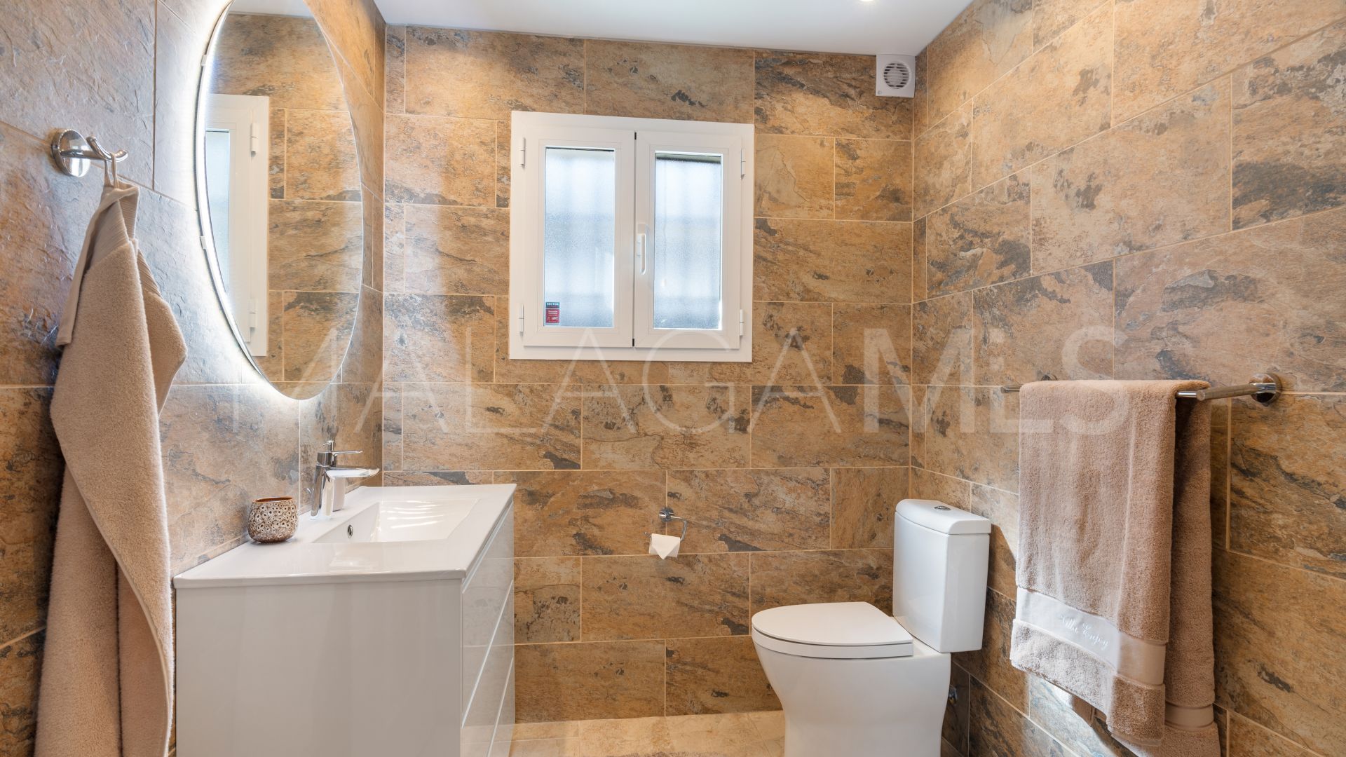 Sierrezuela villa for sale