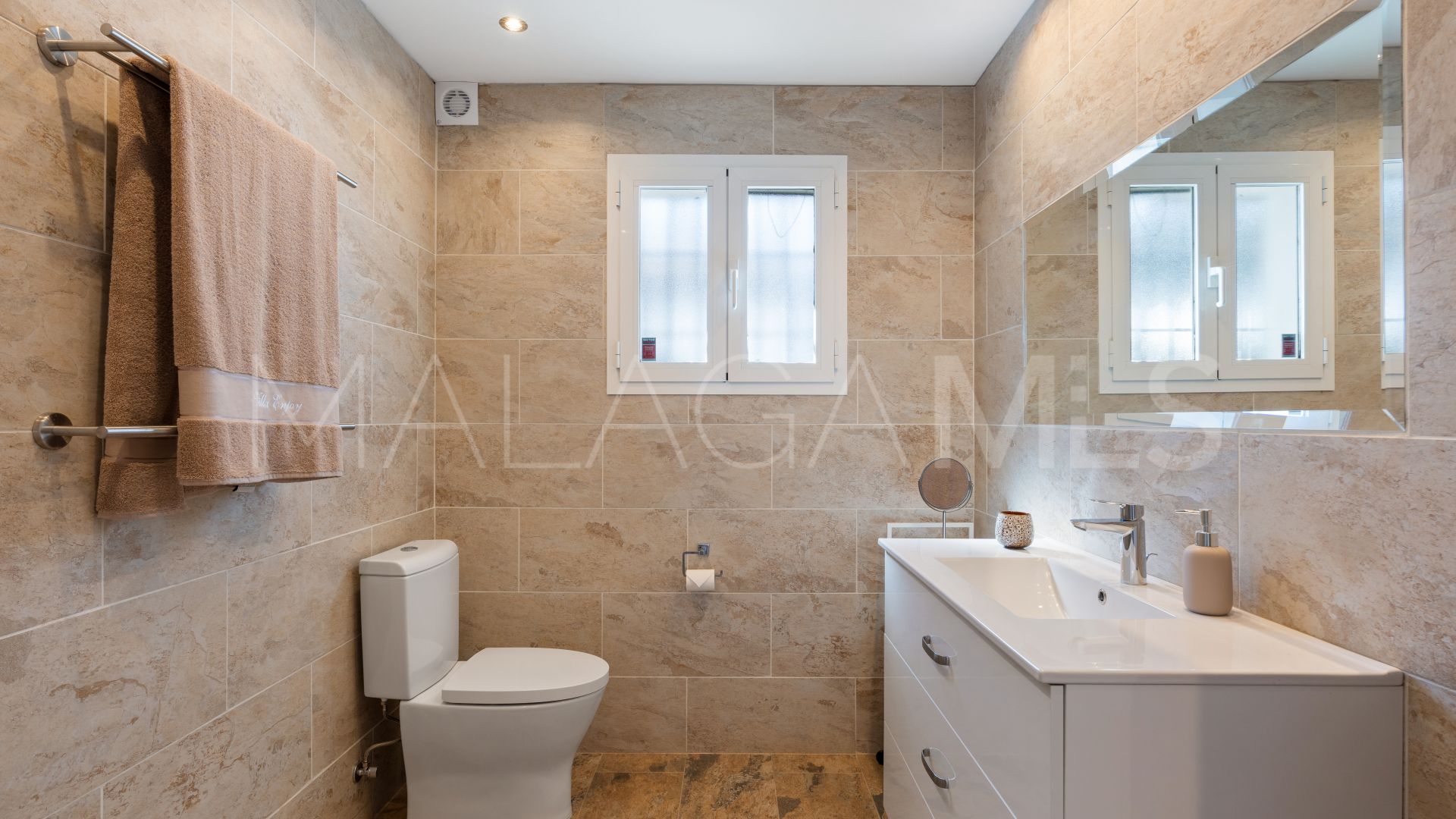 Sierrezuela villa for sale