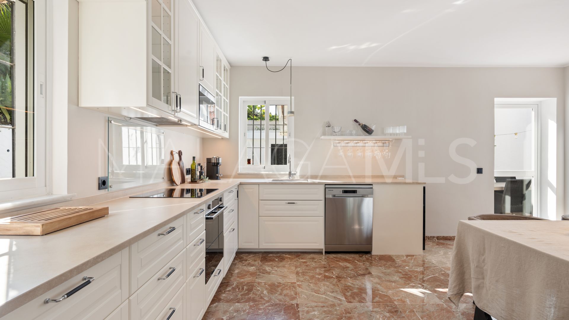 Sierrezuela villa for sale