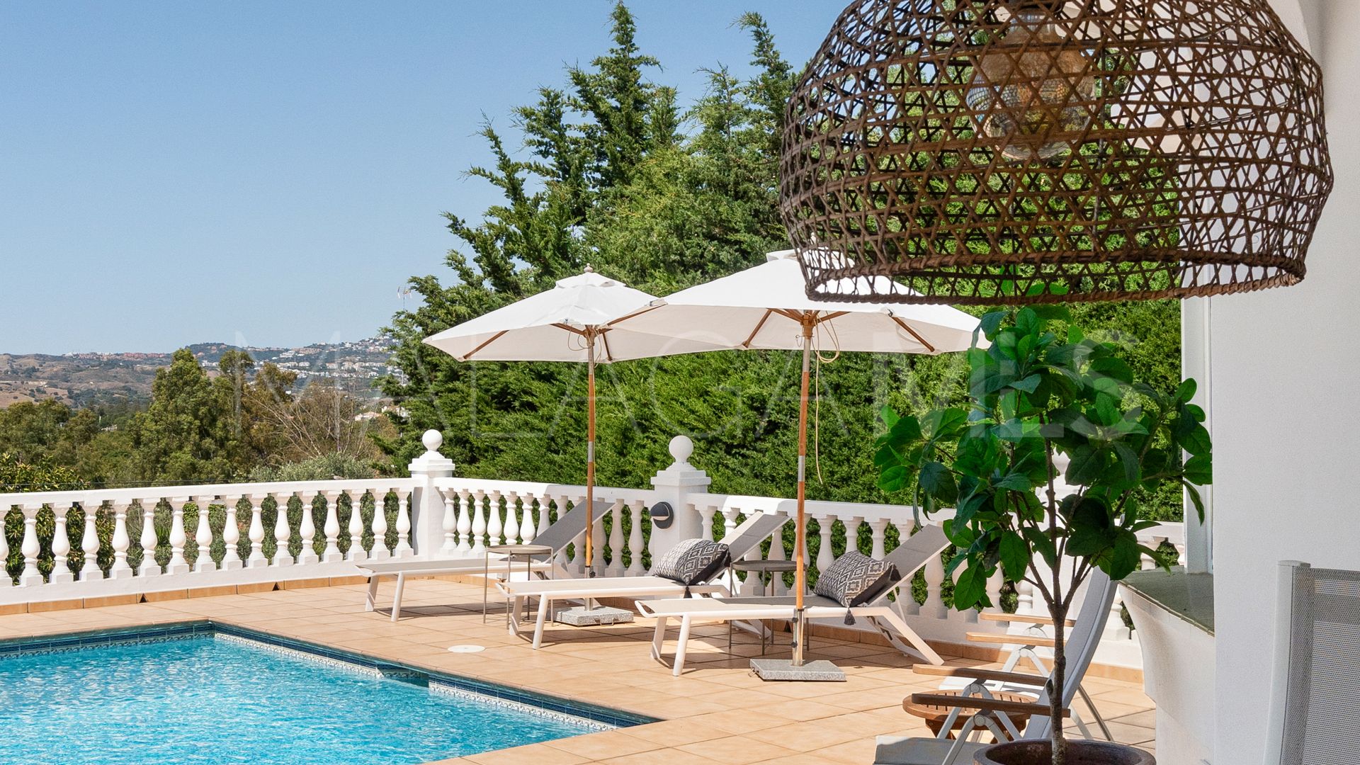 Sierrezuela villa for sale