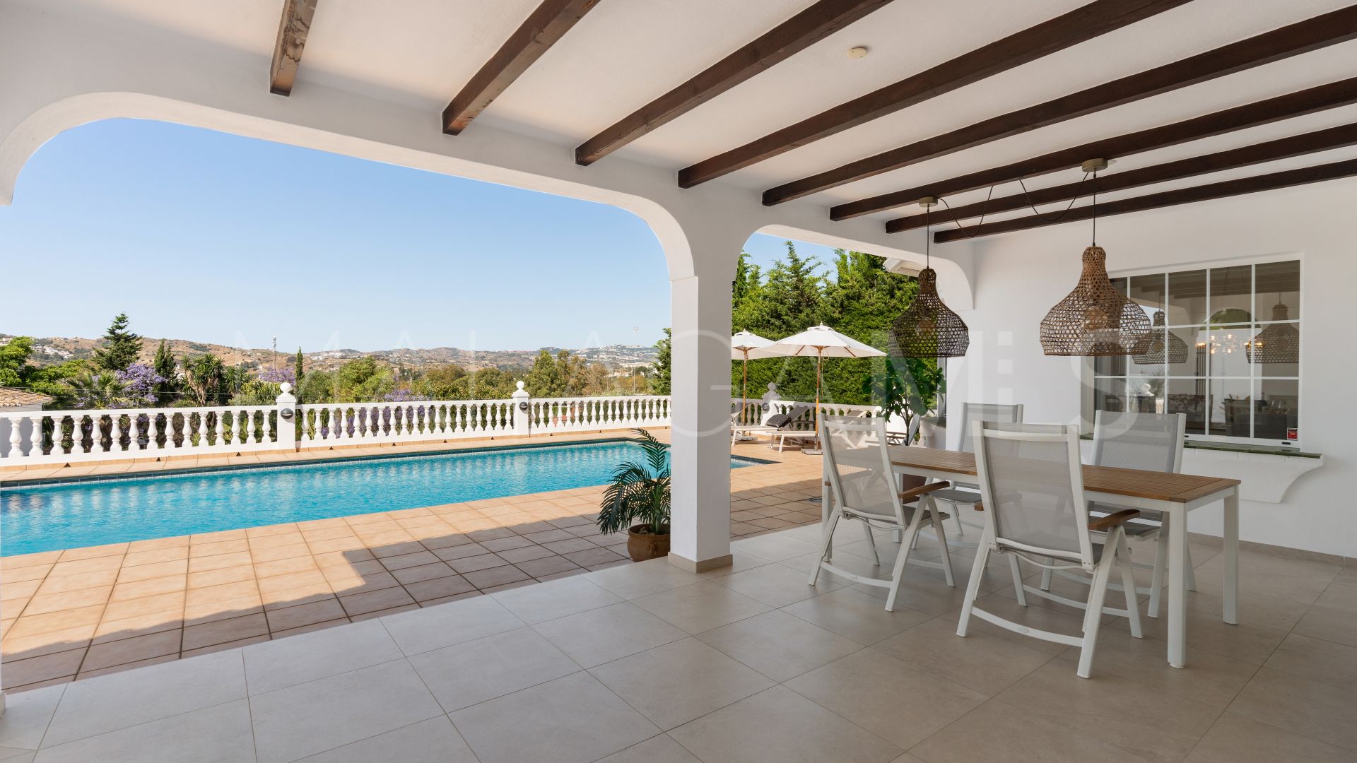 Sierrezuela villa for sale