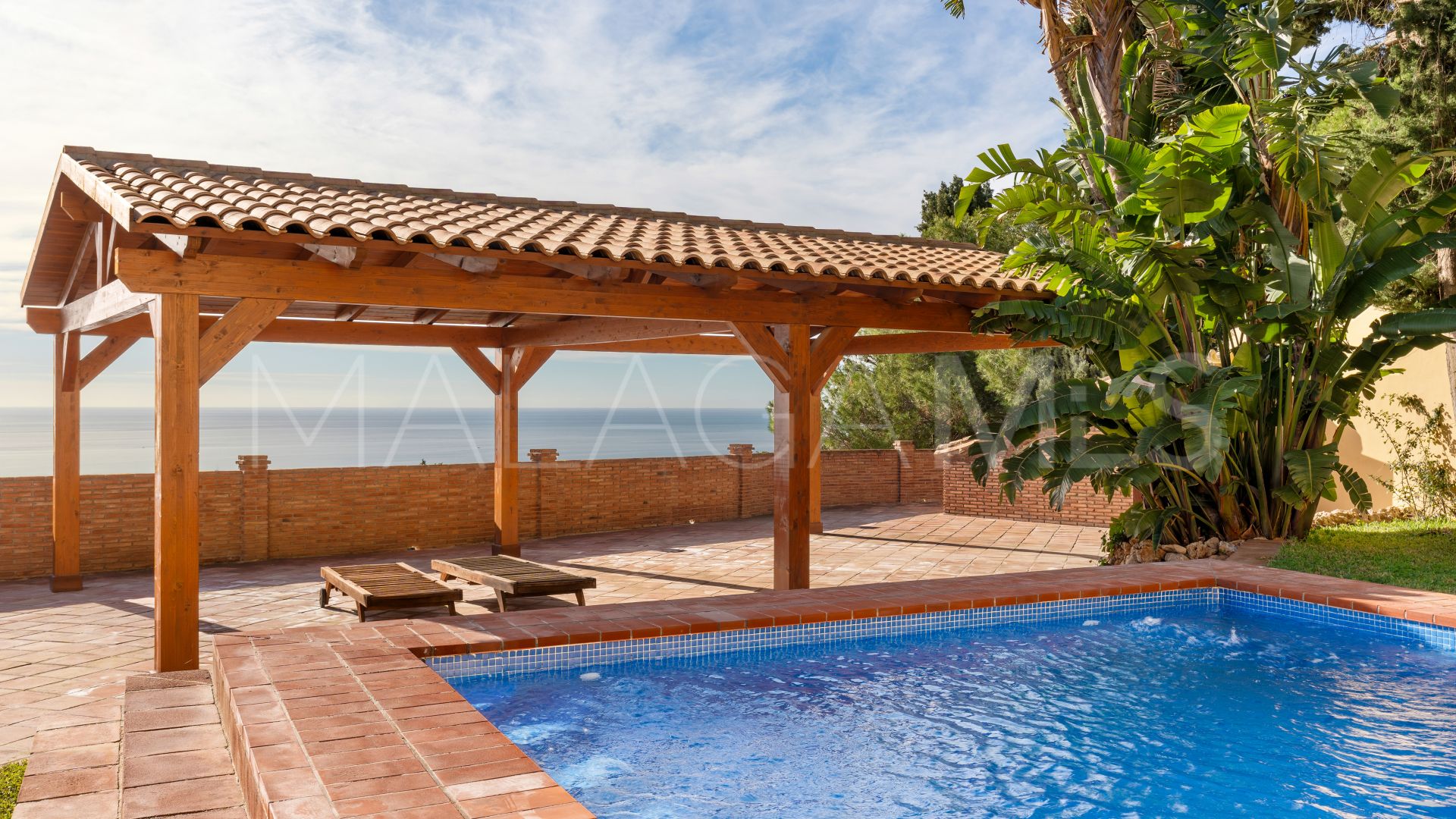 Villa for sale in Benalmadena