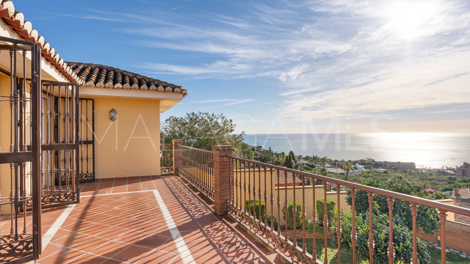 Villa for sale in Benalmadena