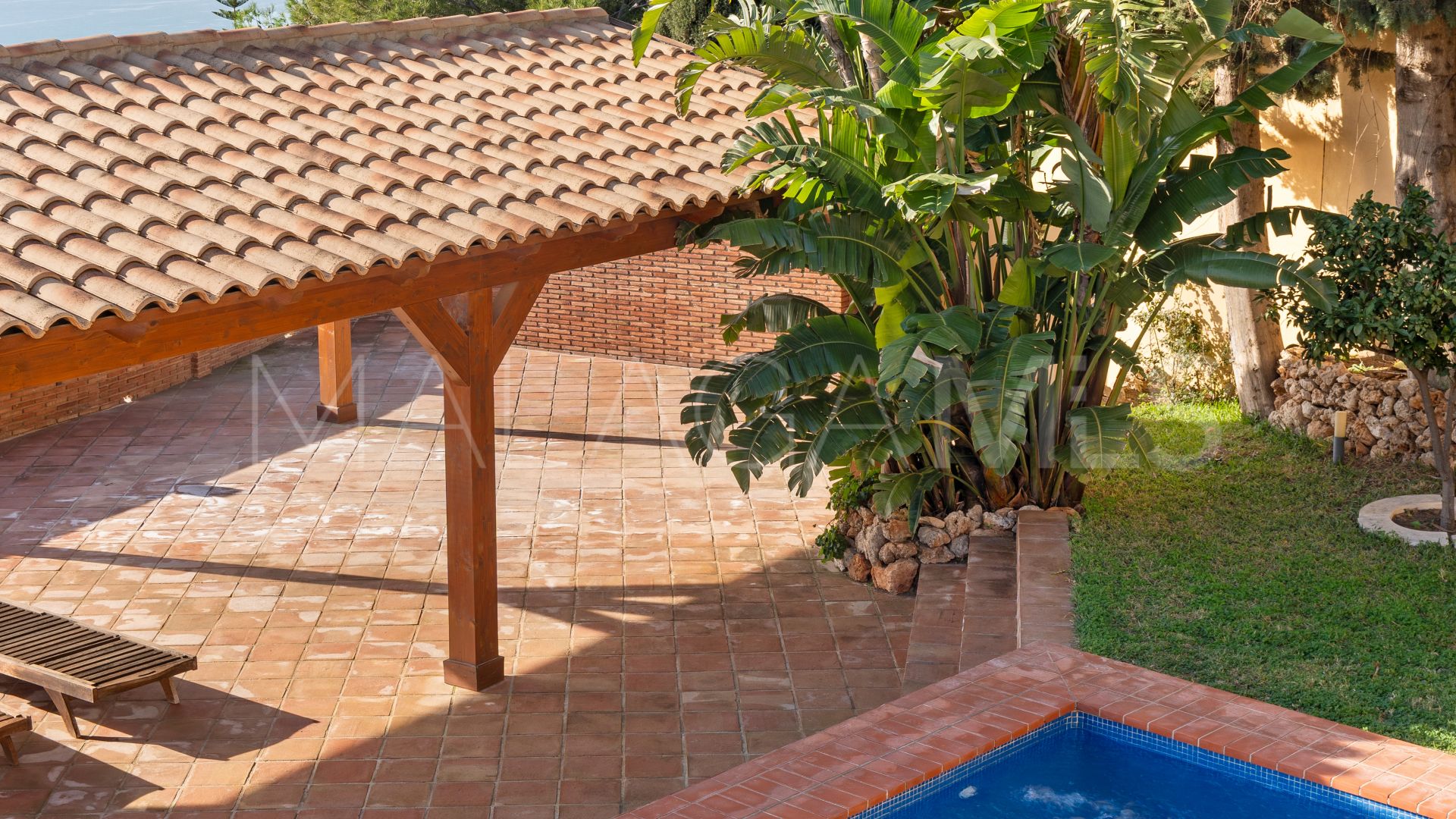 Villa for sale in Benalmadena