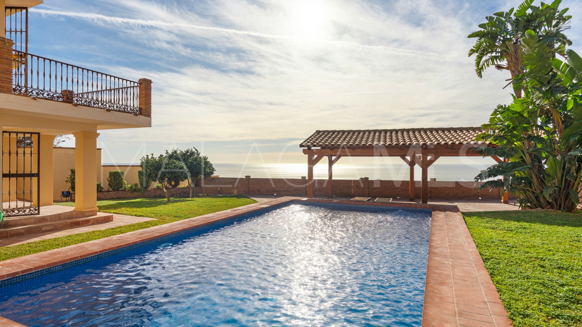 Villa for sale in Benalmadena