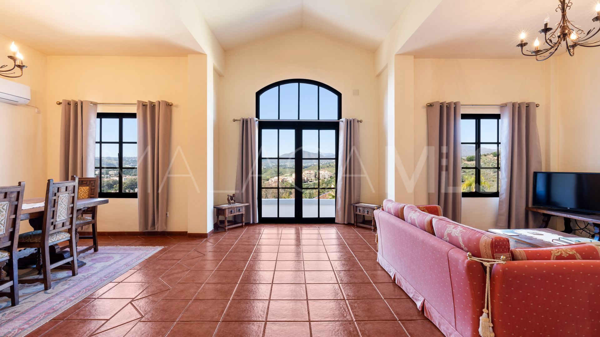 Villa for sale in Mijas Golf