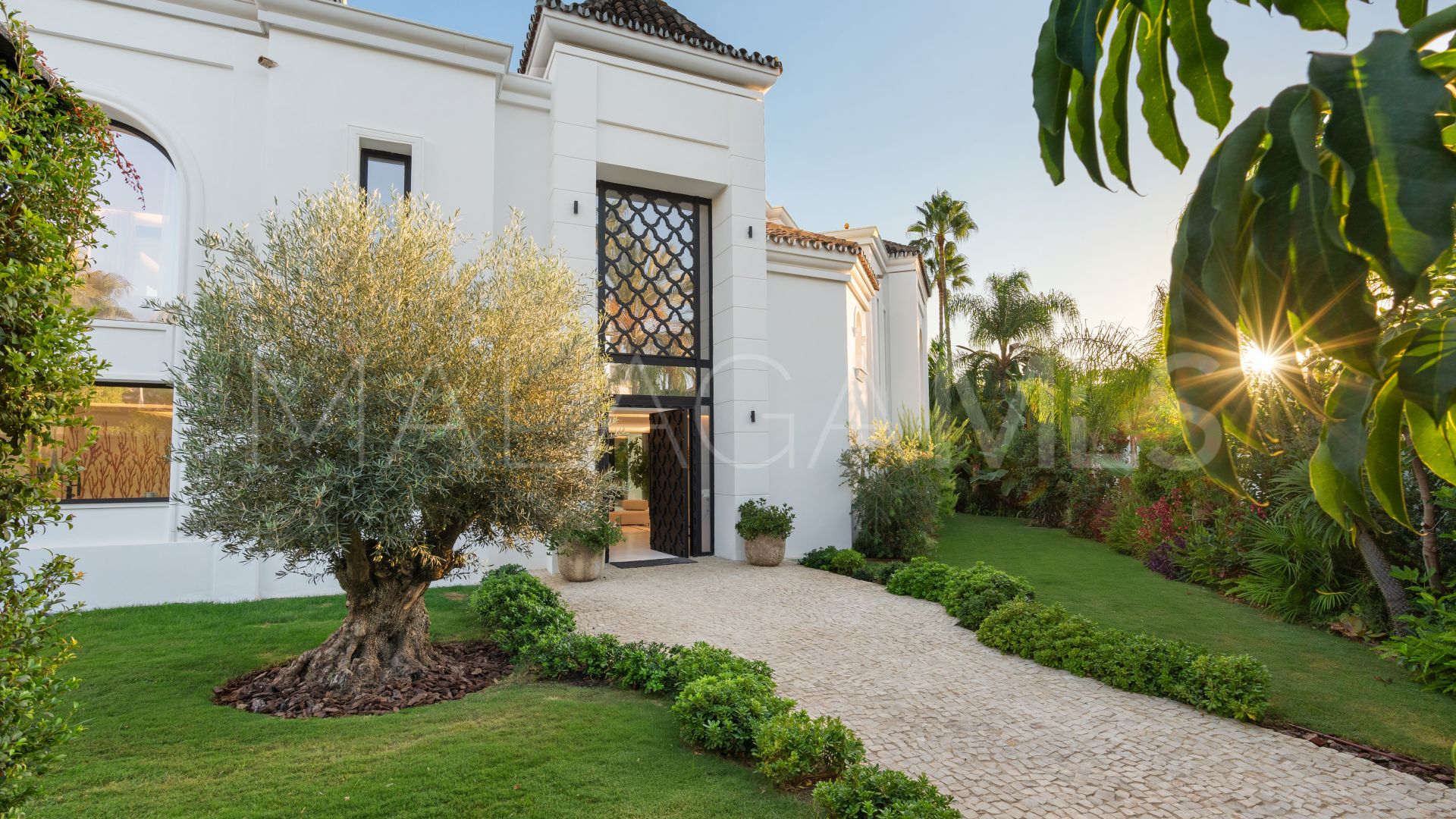 For sale villa with 5 bedrooms in Marbella City