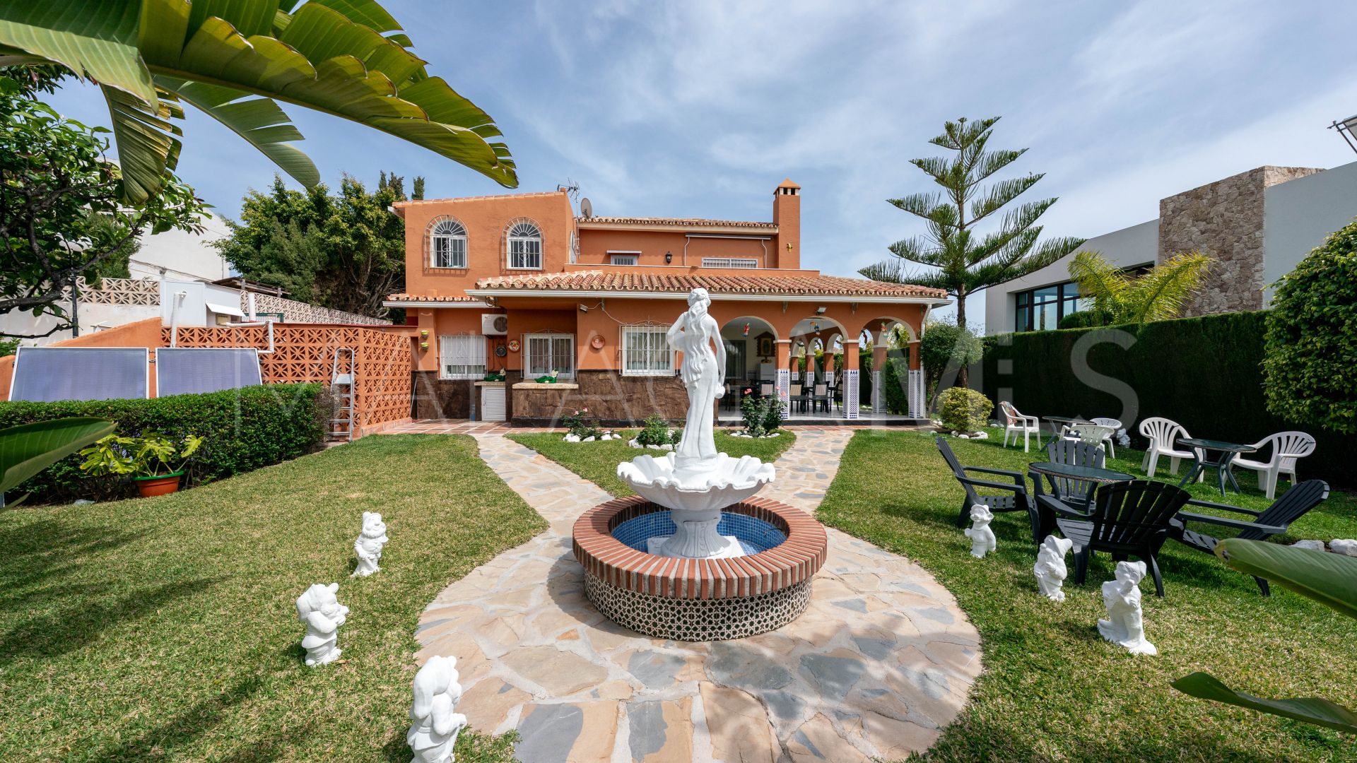 Villa for sale in El Coto with 4 bedrooms