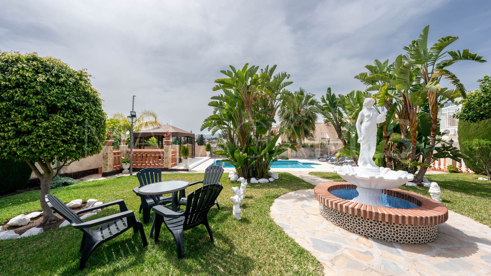 Villa for sale in El Coto with 4 bedrooms