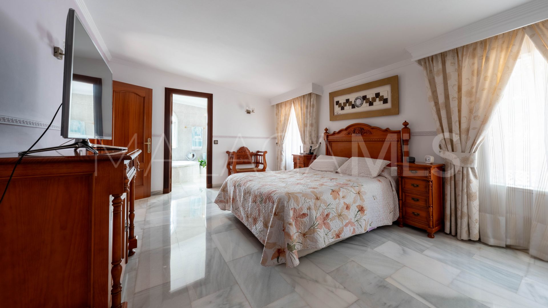 Villa for sale in El Coto with 4 bedrooms