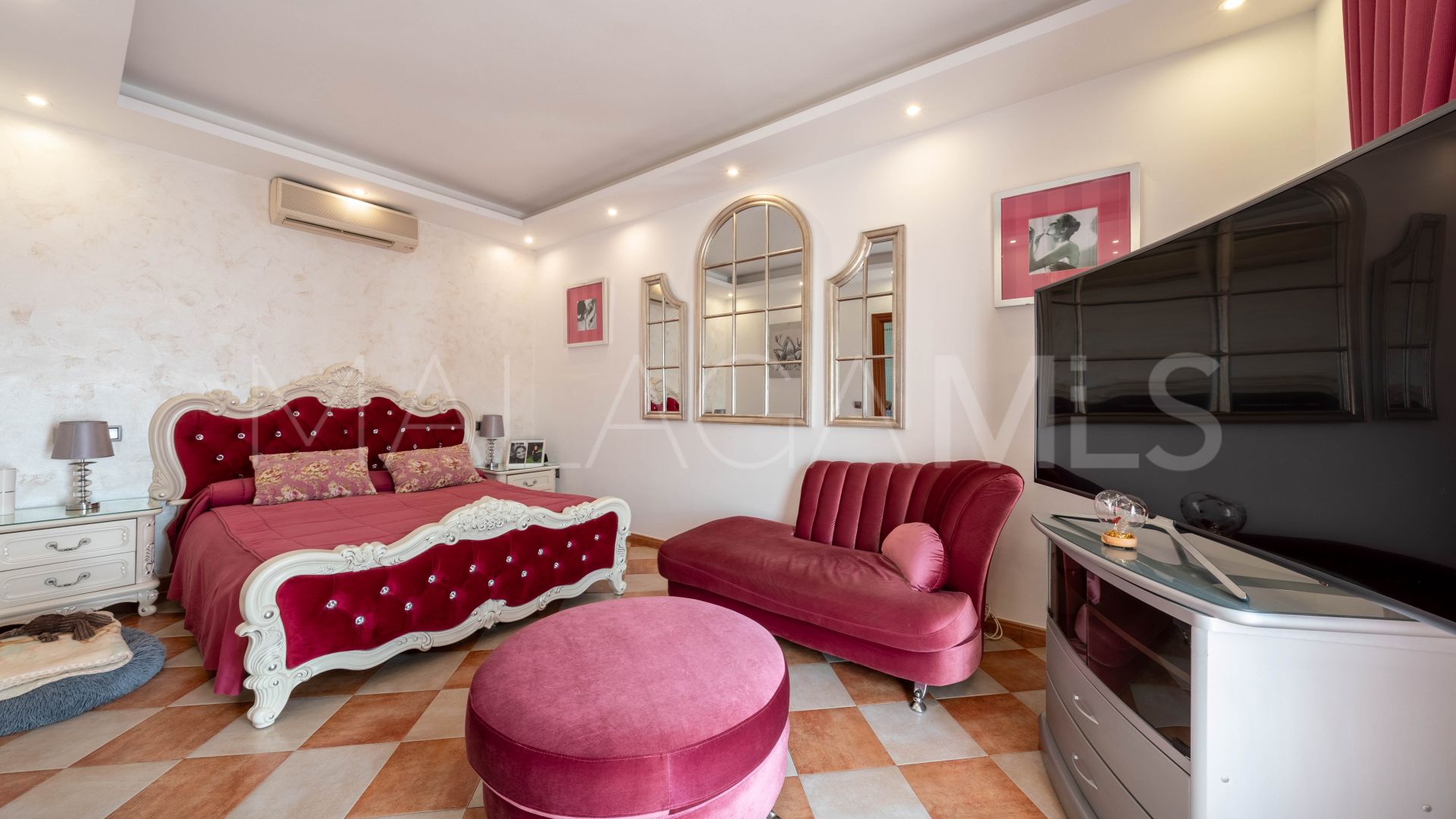 Villa for sale in El Coto with 4 bedrooms