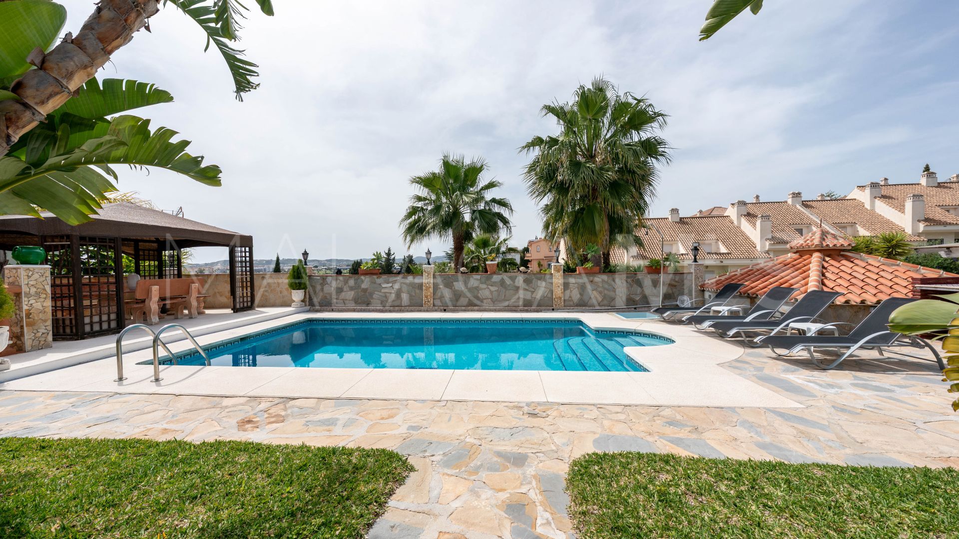 Villa for sale in El Coto with 4 bedrooms