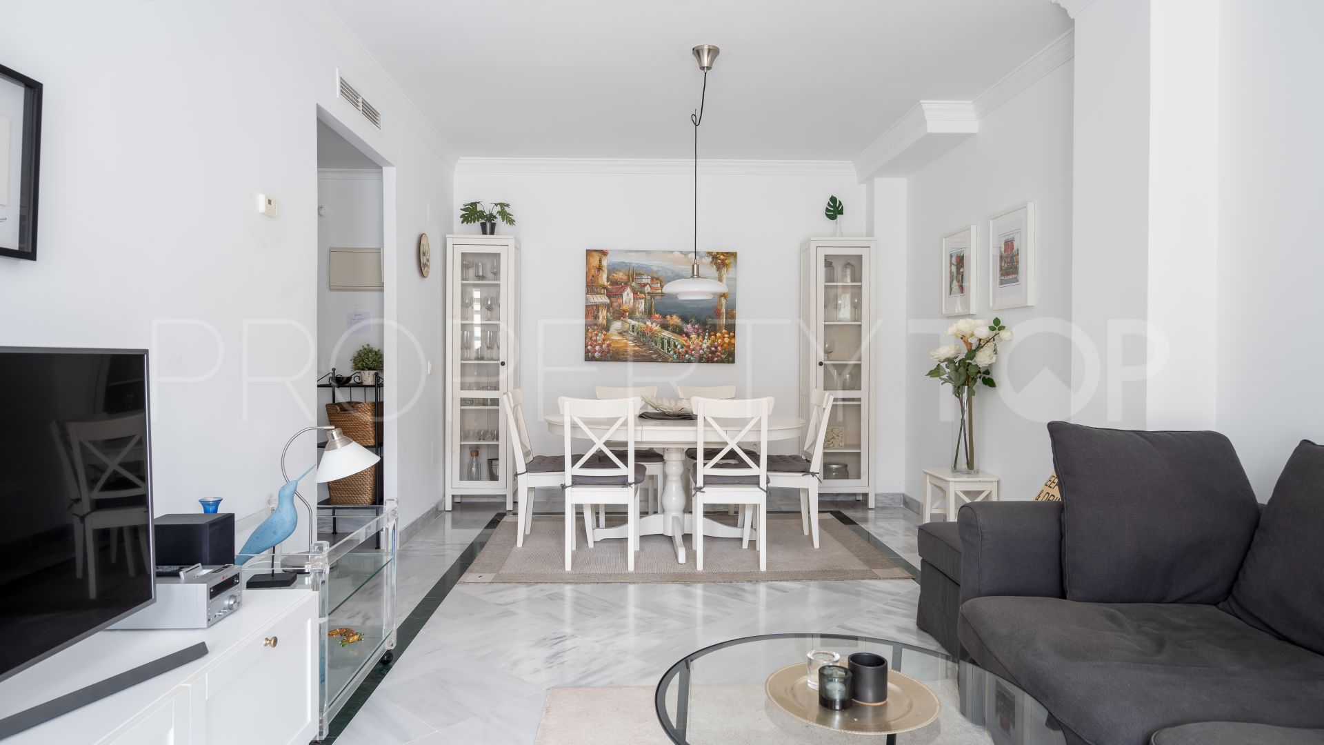 Comprar apartamento de 2 dormitorios en Nueva Andalucia