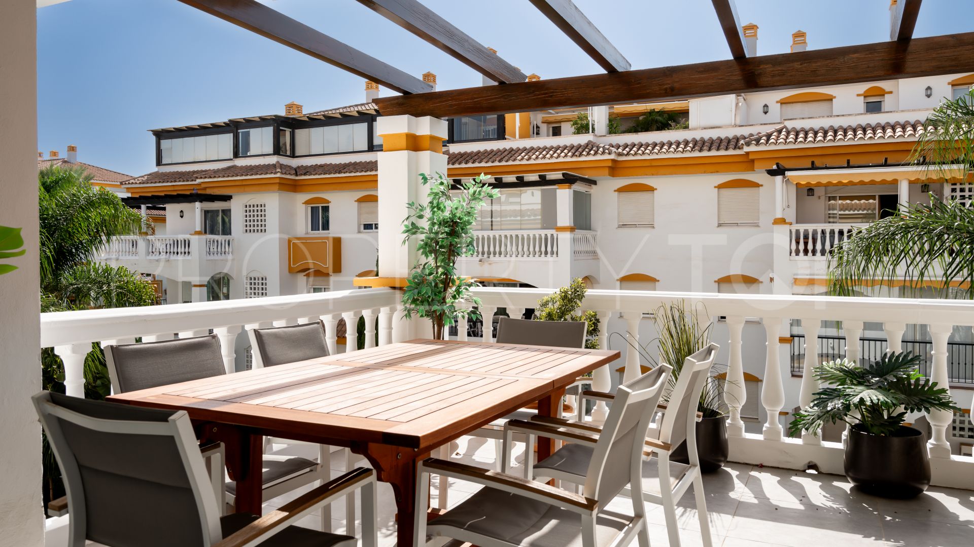 Comprar apartamento de 2 dormitorios en Nueva Andalucia