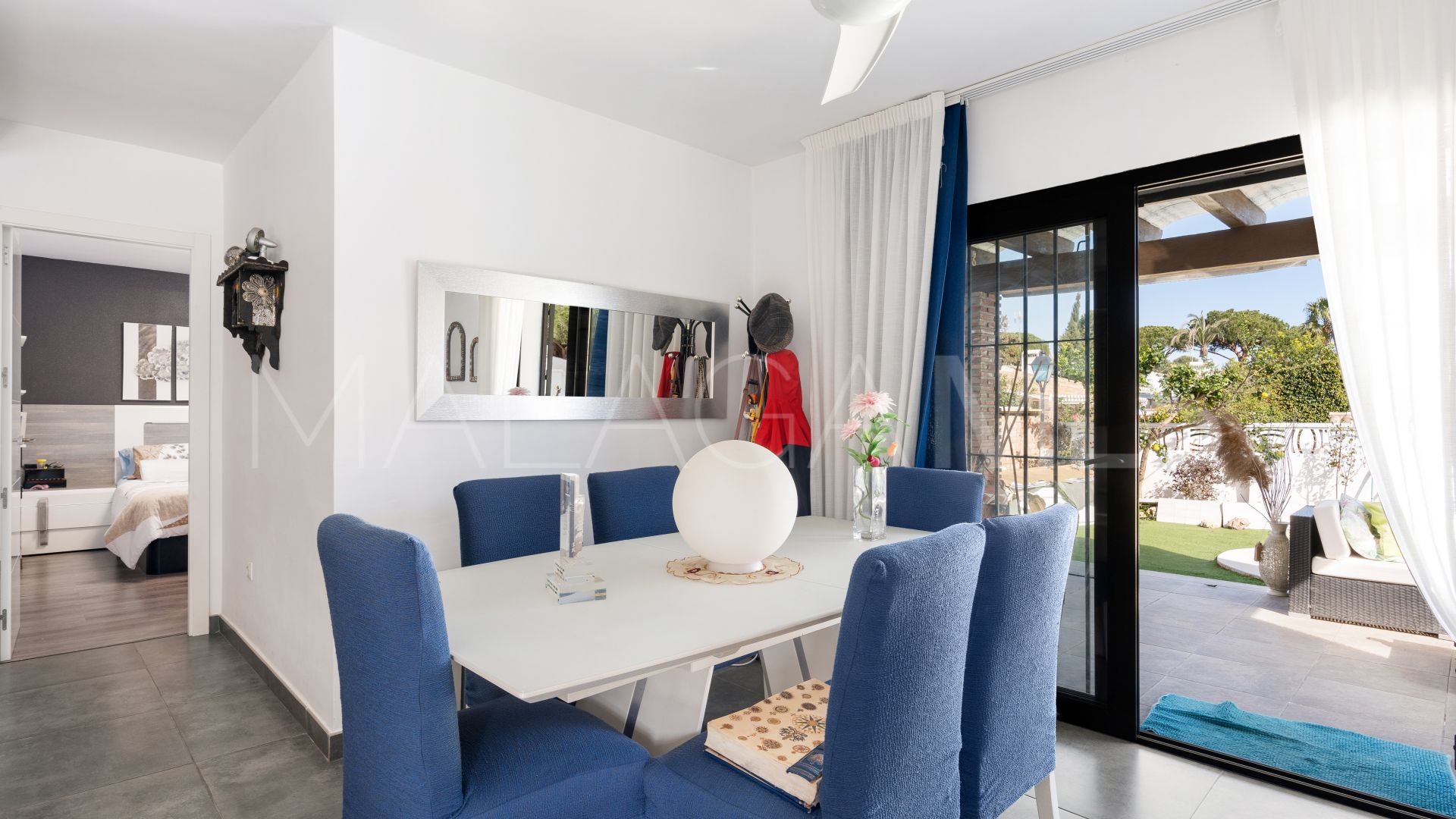 Parhus for sale in Calipso