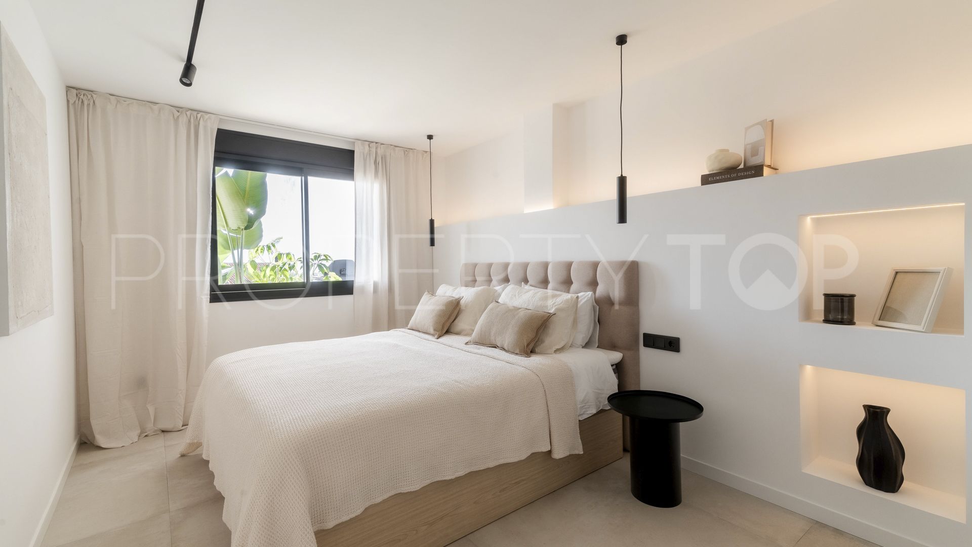 Comprar apartamento de 3 dormitorios en Nueva Andalucia