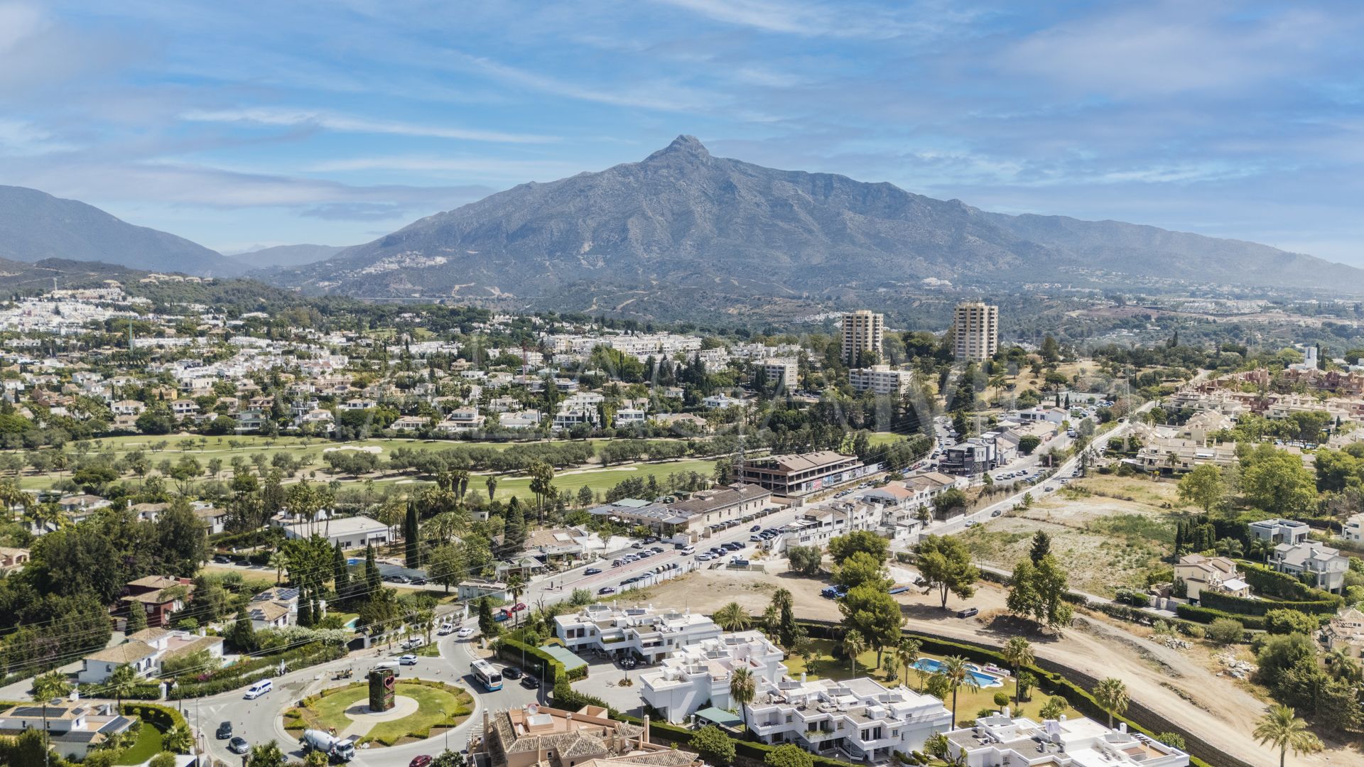 Lägenhet for sale in Nueva Andalucia