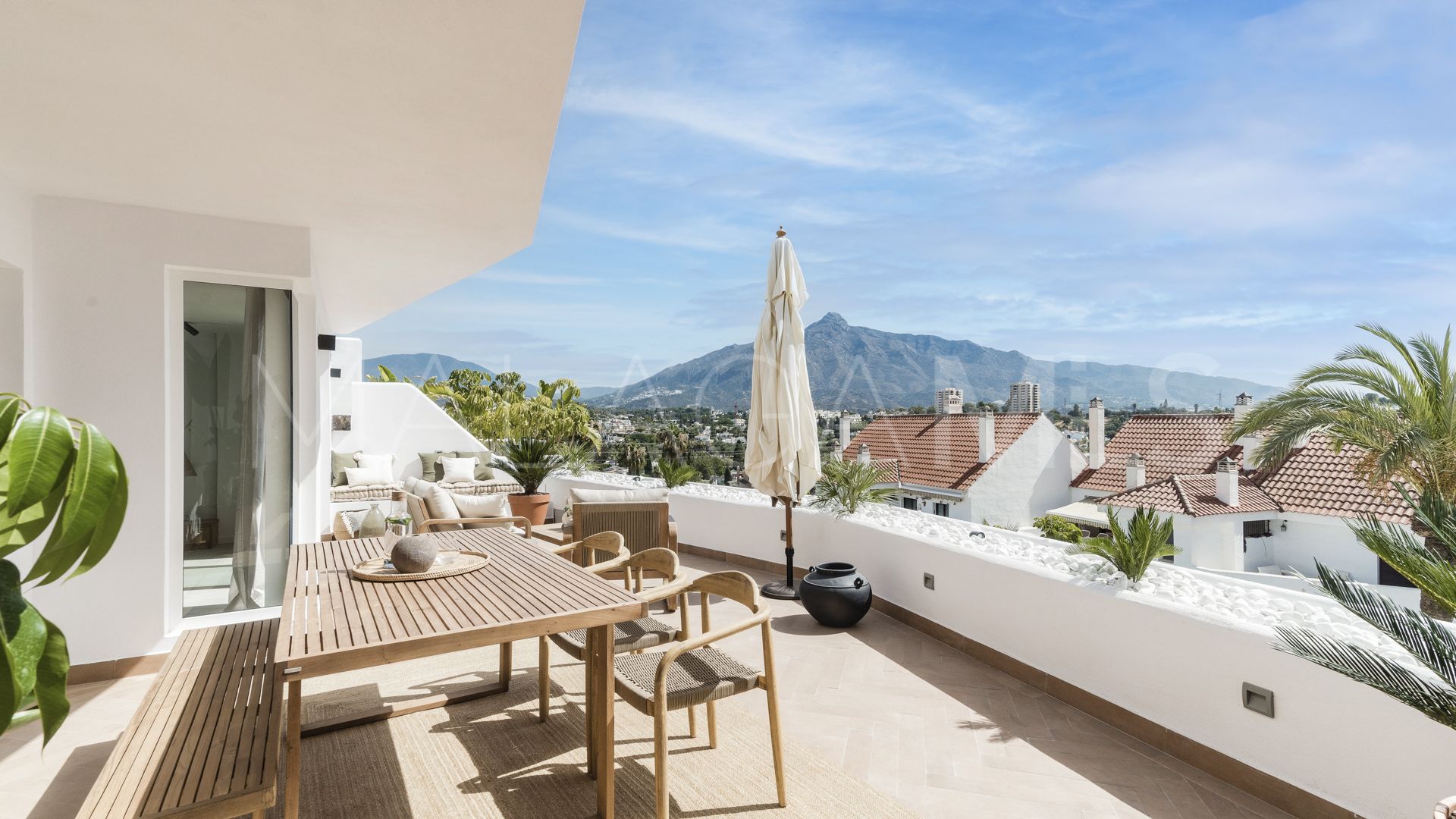 Buy apartamento de 3 bedrooms in Nueva Andalucia