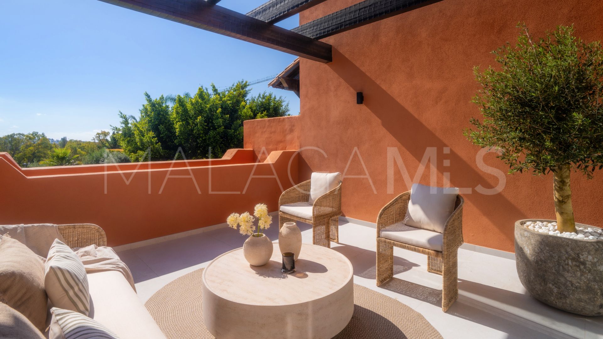 Zweistöckiges penthouse for sale in Alminar de Marbella