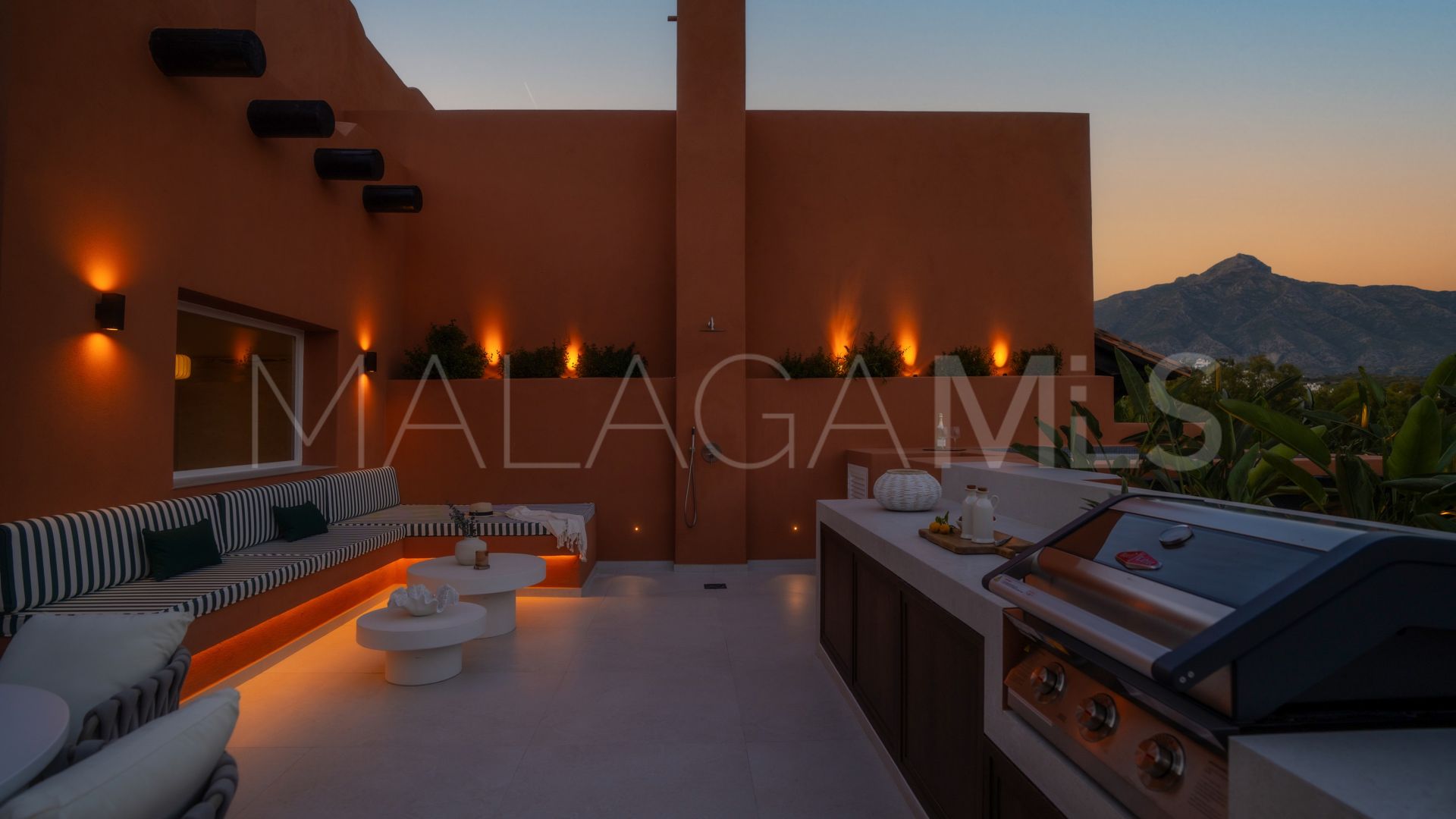 Zweistöckiges penthouse for sale in Alminar de Marbella