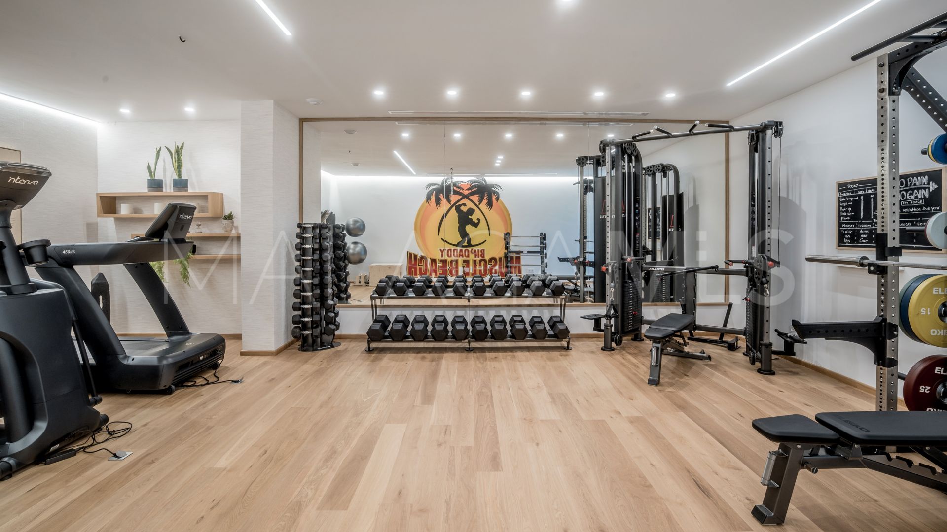 Hus i byn for sale in La Quinta Hills