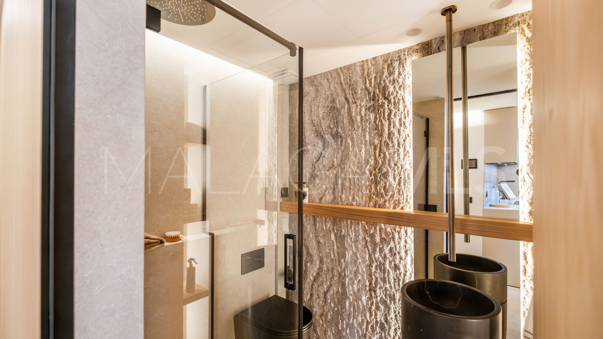 For sale 2 bedrooms apartment in Nueva Andalucia