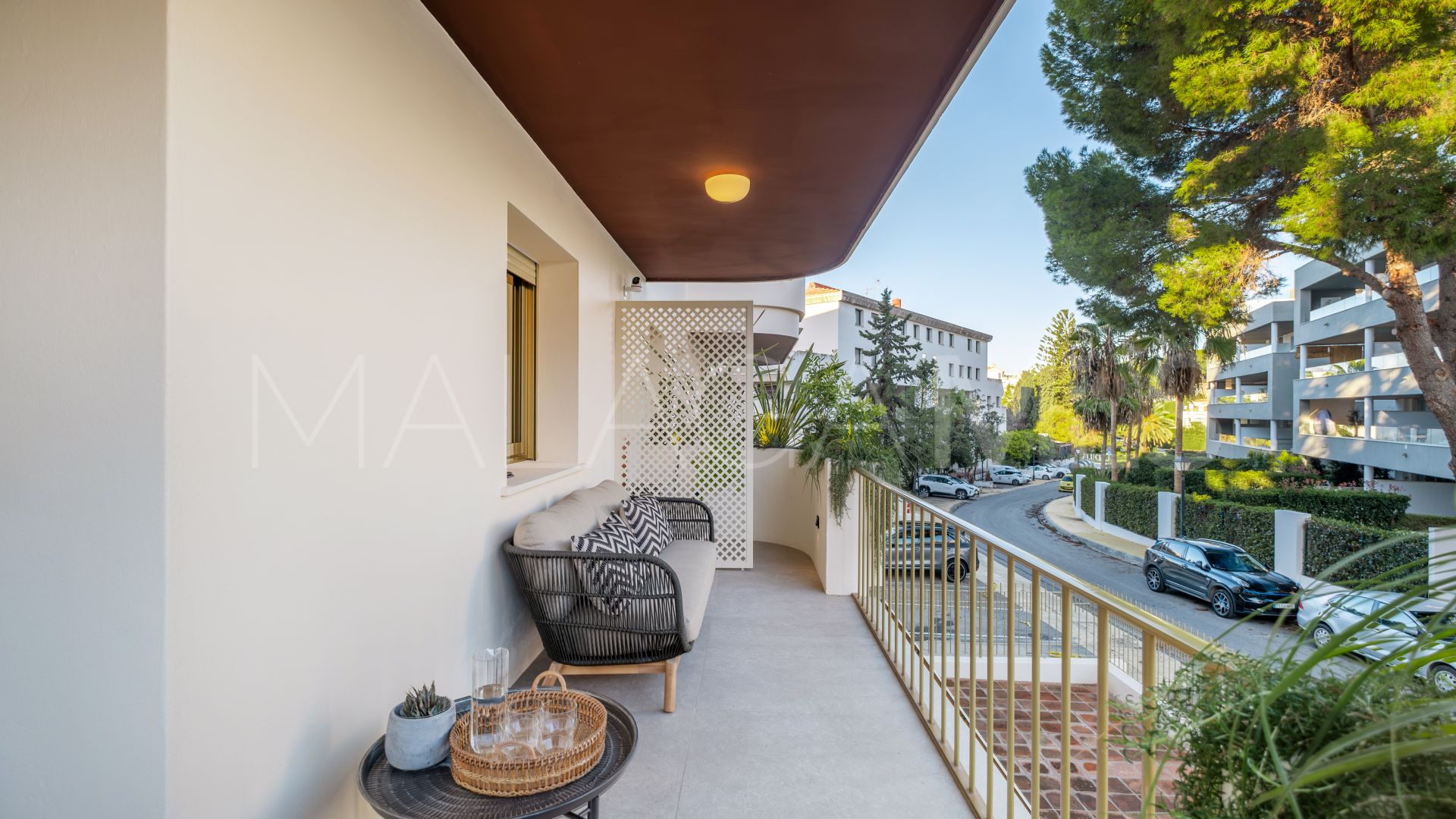 For sale 2 bedrooms apartment in Nueva Andalucia