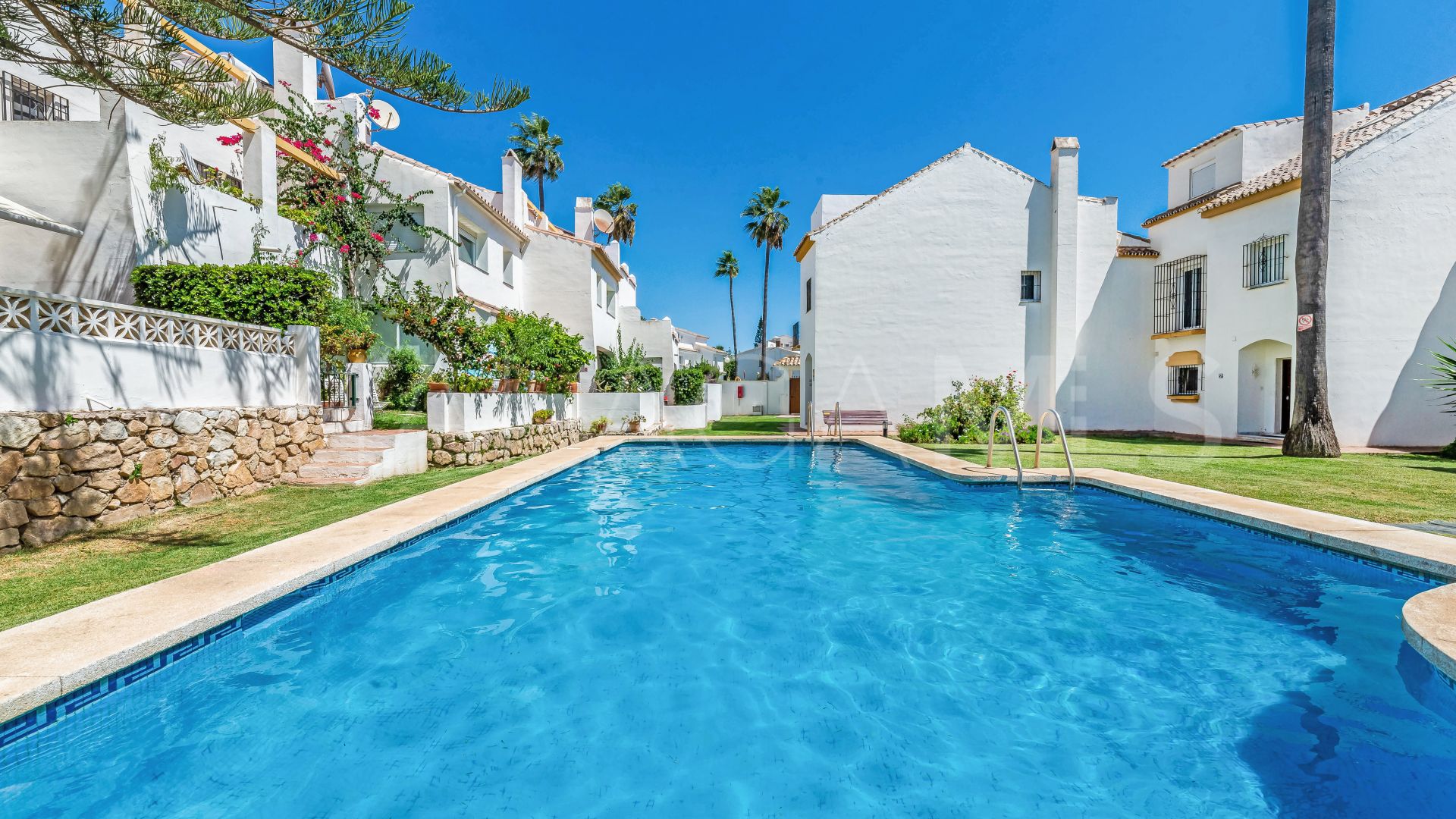 Radhus for sale in Las Chapas