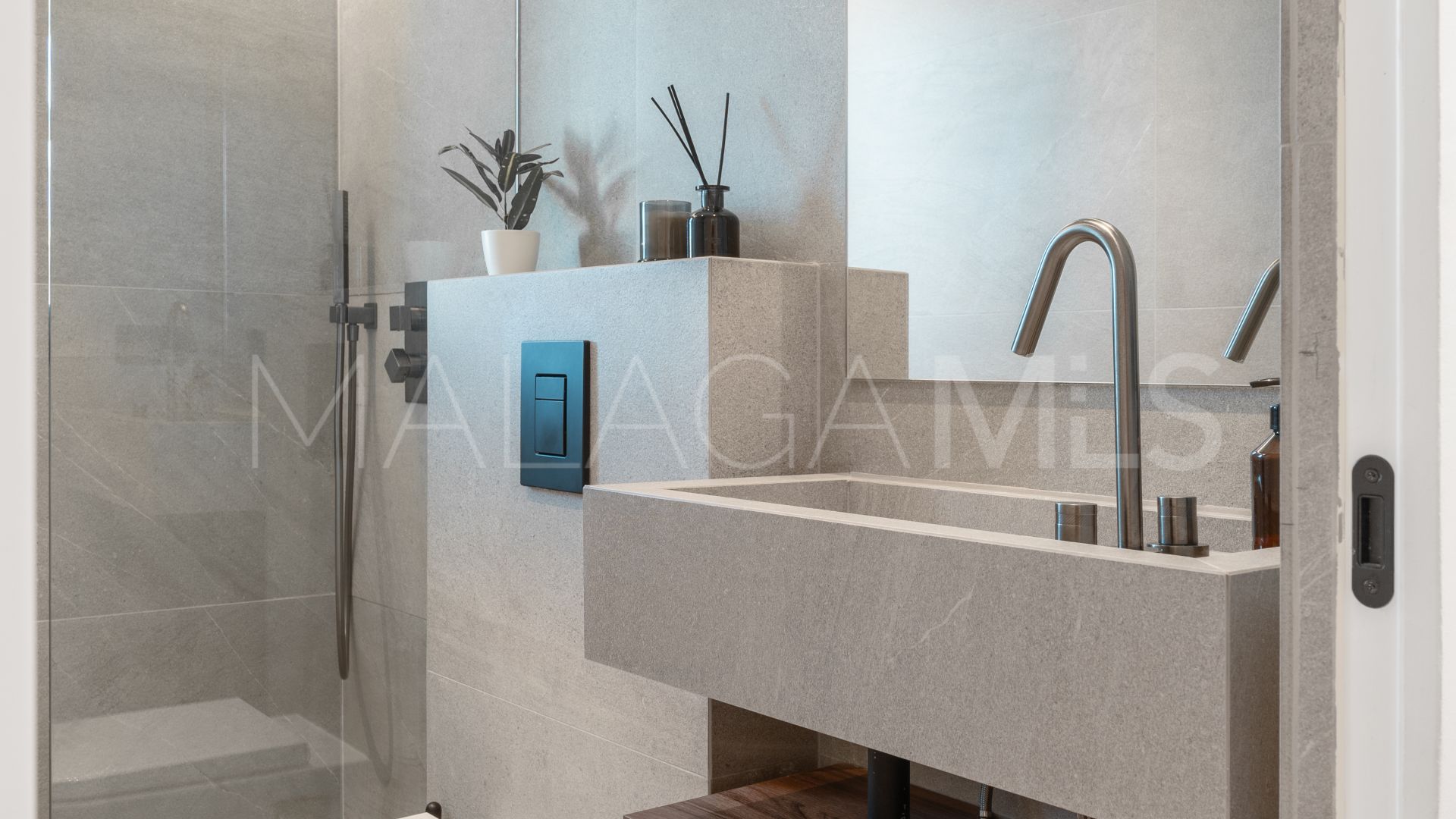 Duplex penthouse for sale in Las Lolas