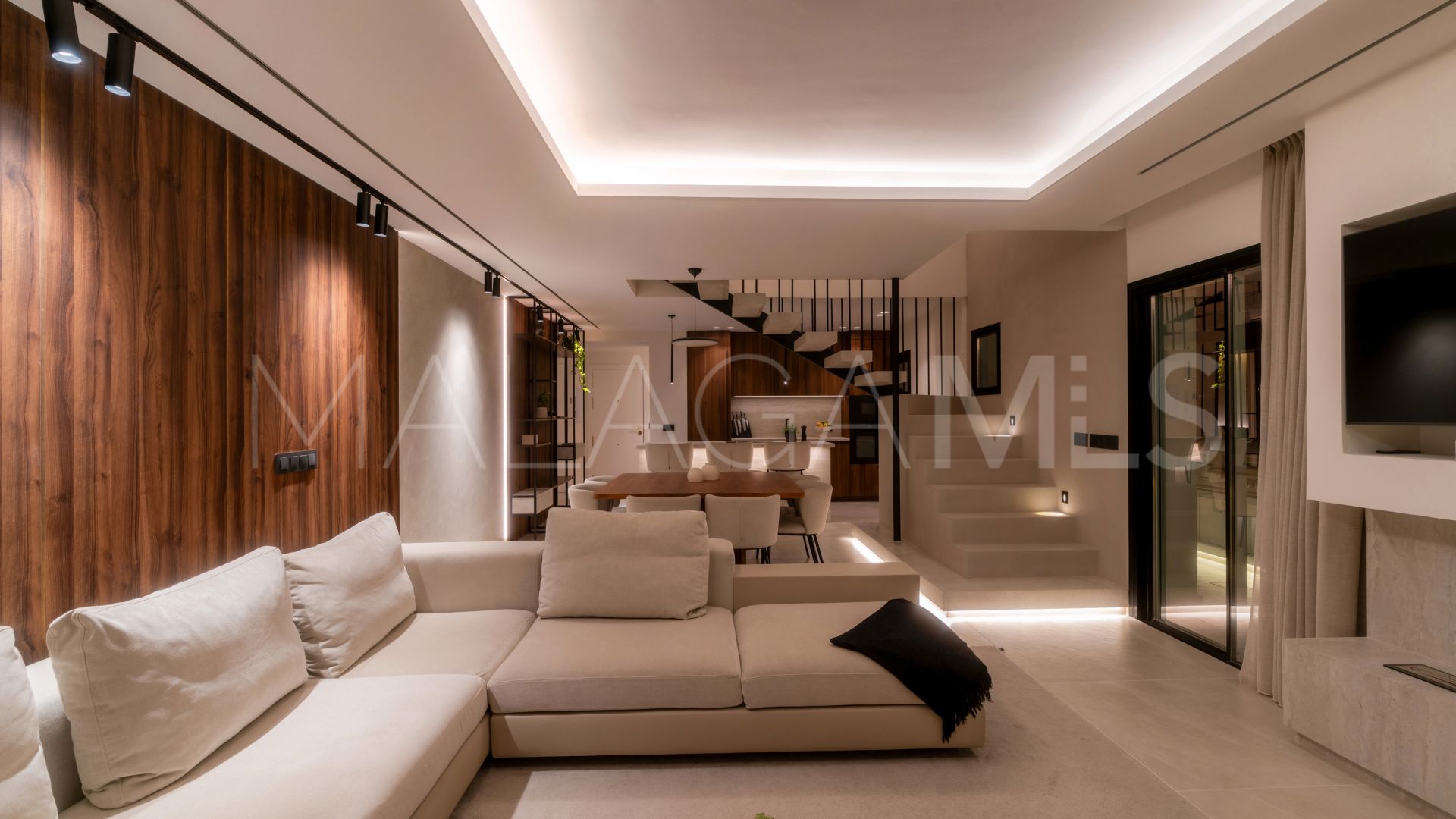 Duplex penthouse for sale in Las Lolas