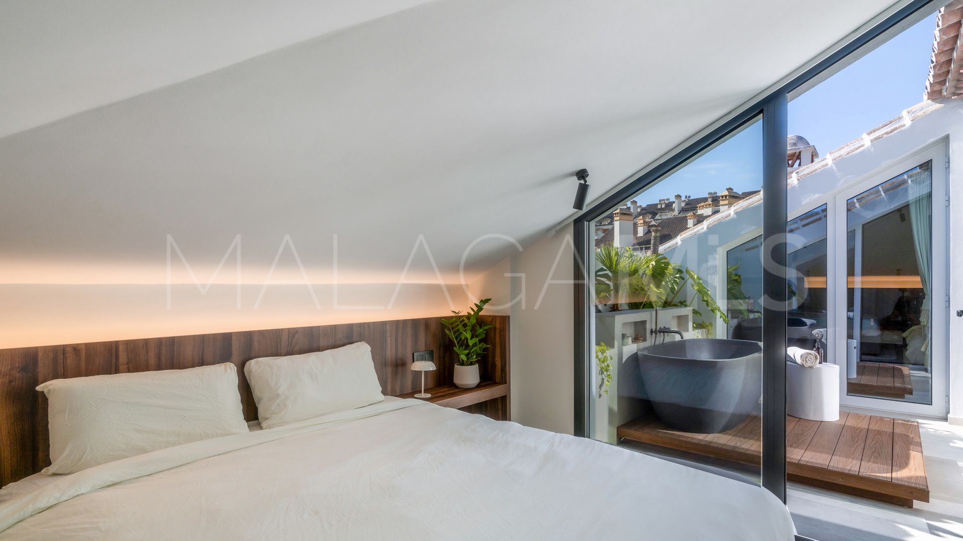 Duplex penthouse for sale in Las Lolas